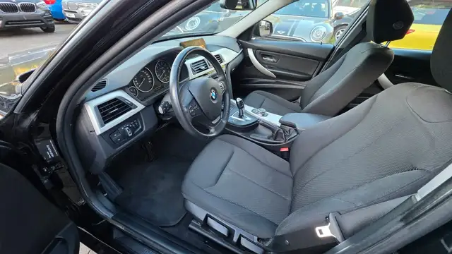 BMW 3 Series view 11