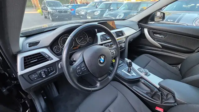 BMW 3 Series view 12