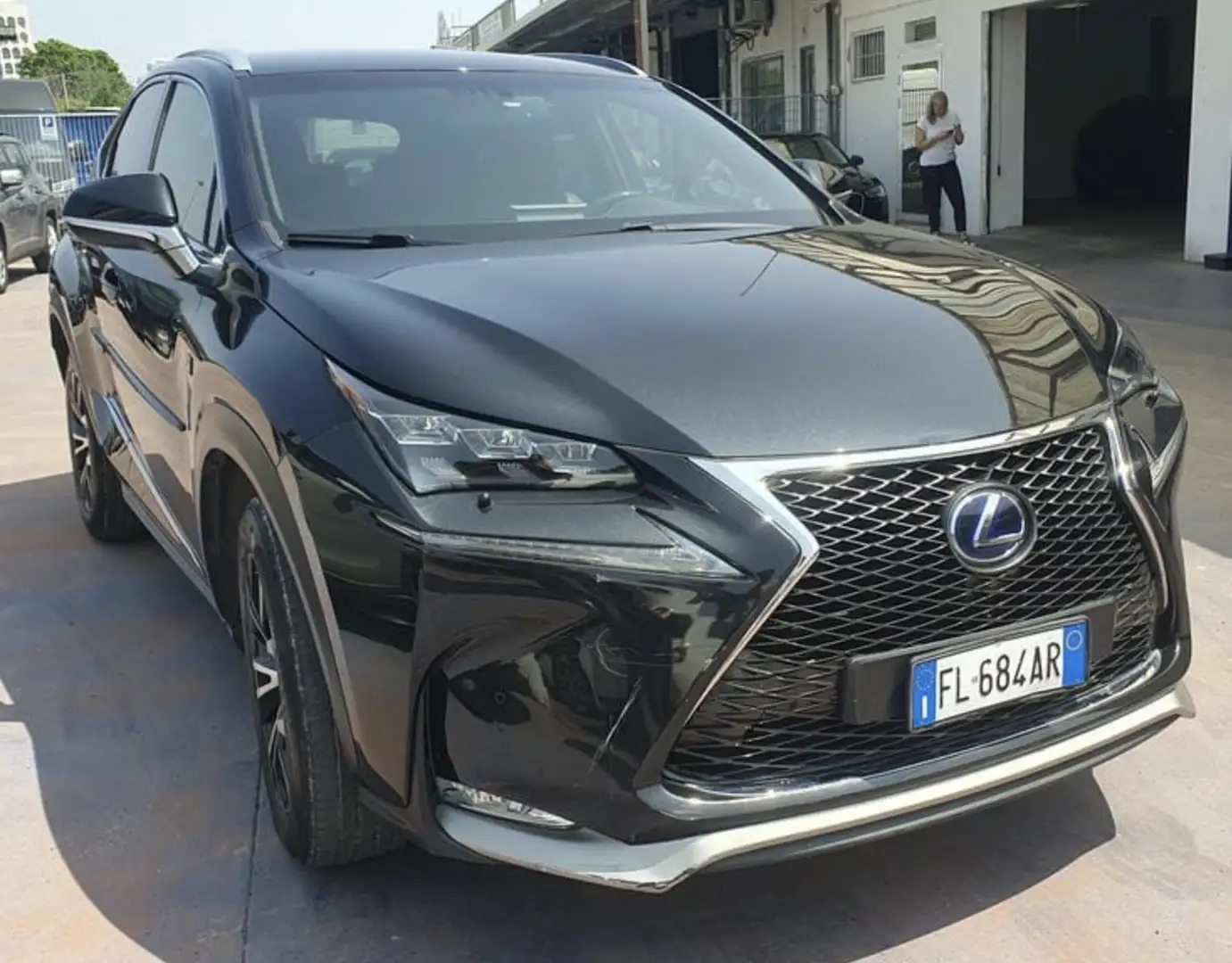 Lexus NX 300h 2.5 H F -Sport AWD aut. Nero - 2