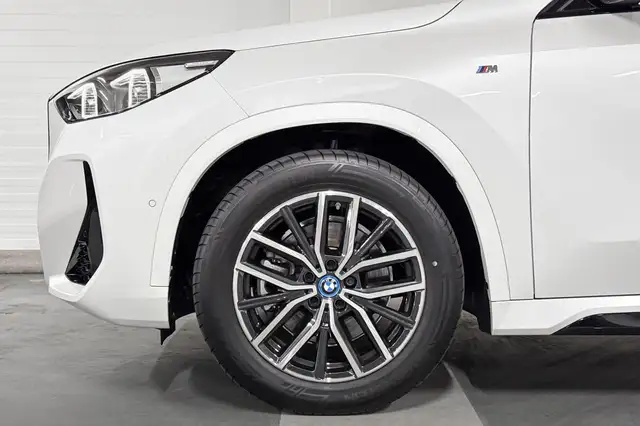 BMW Ix1 view 5