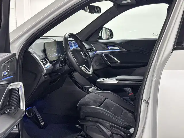 BMW Ix1 view 9