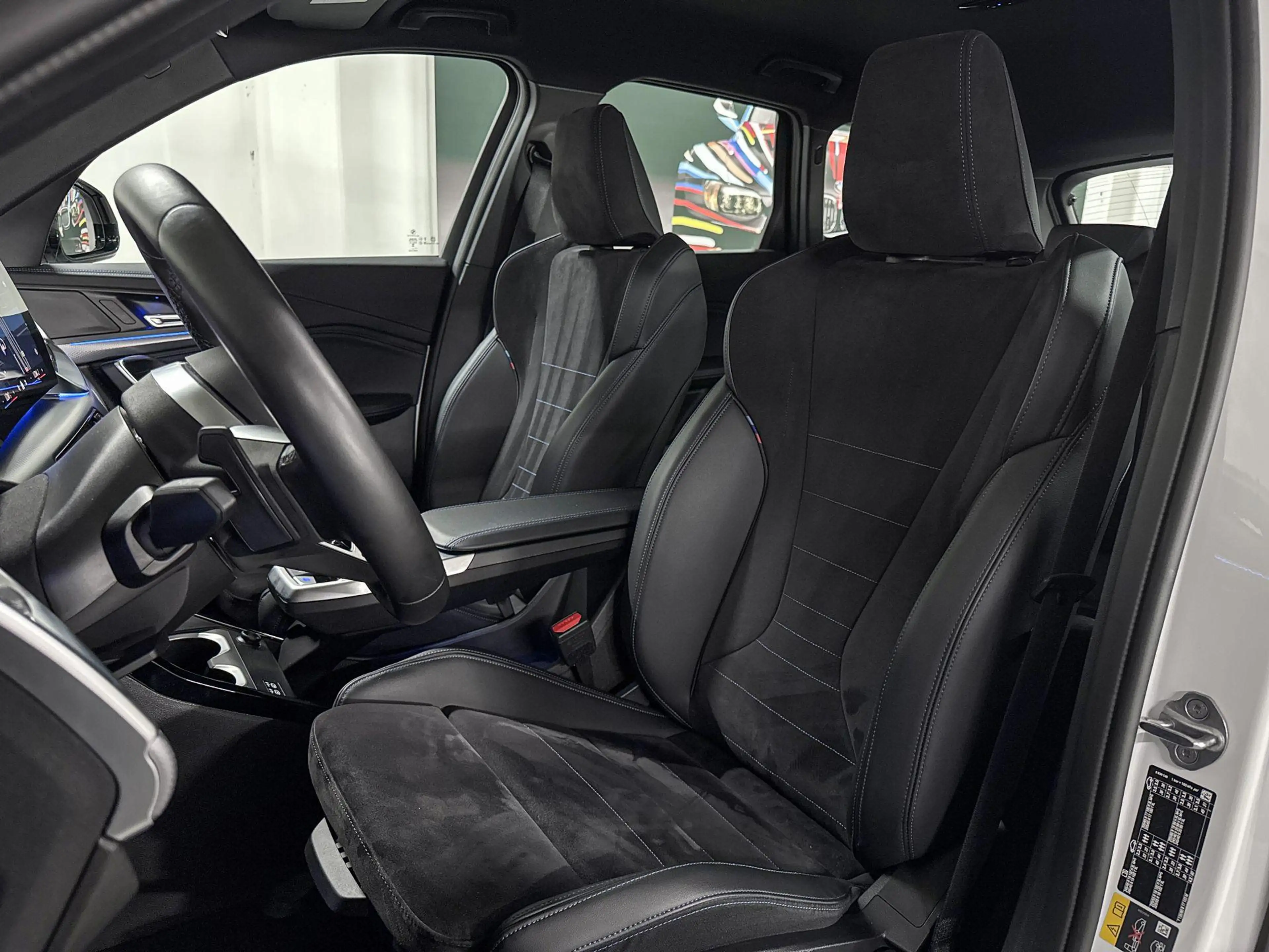BMW iX1 xDrive30 Launch Edition | Comfort Access | M-Sport — photo 10