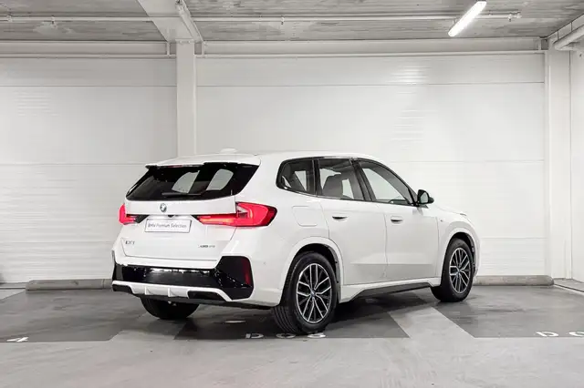 BMW Ix1 view 7