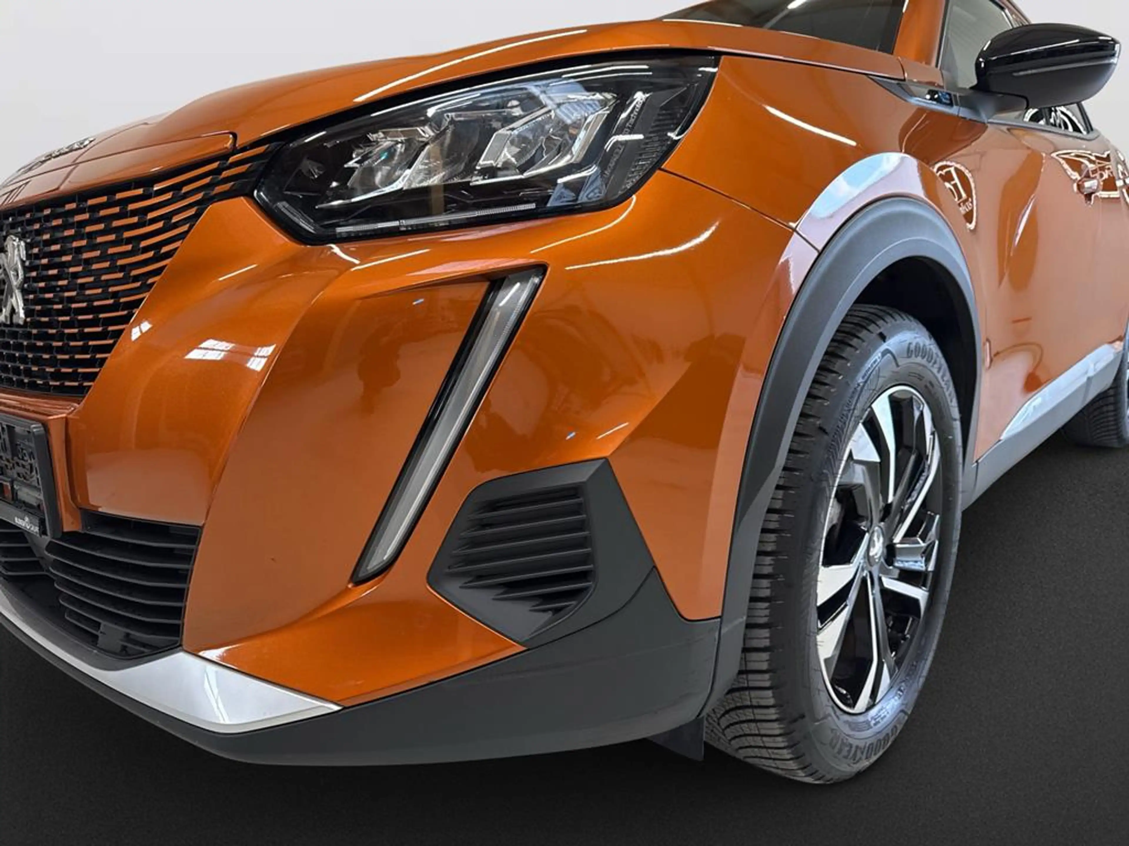 Peugeot e-2008 Elektromotor Allure Pack — photo 8