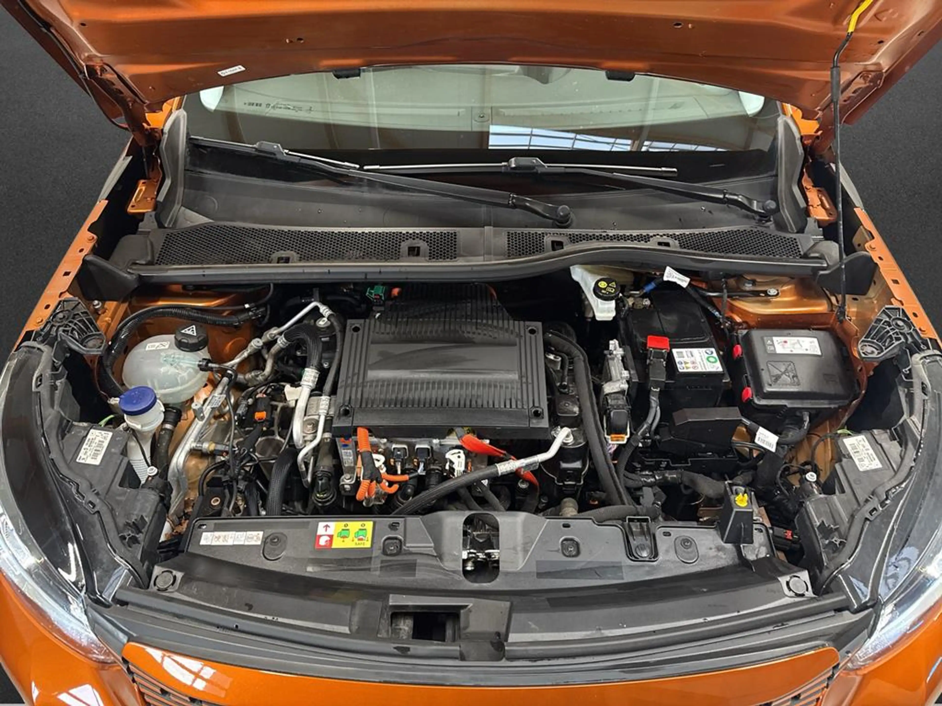 Peugeot e-2008 Elektromotor Allure Pack — photo 5