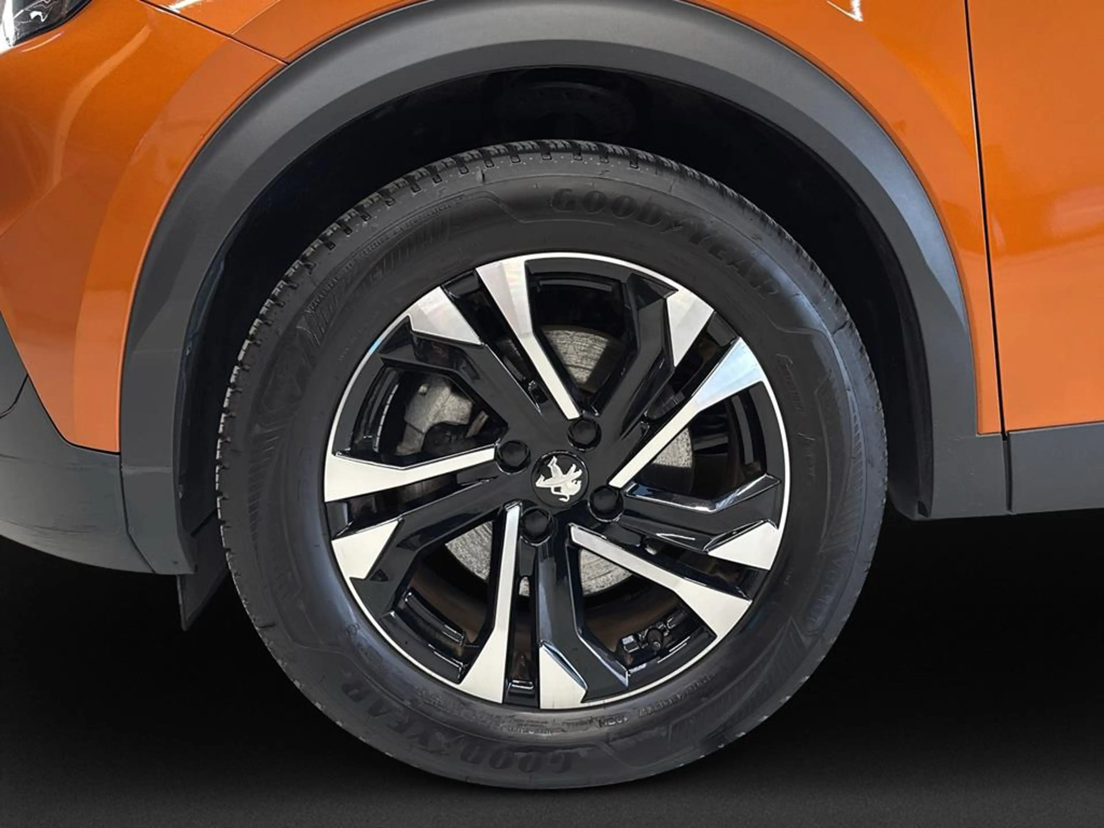 Peugeot e-2008 Elektromotor Allure Pack — photo 7