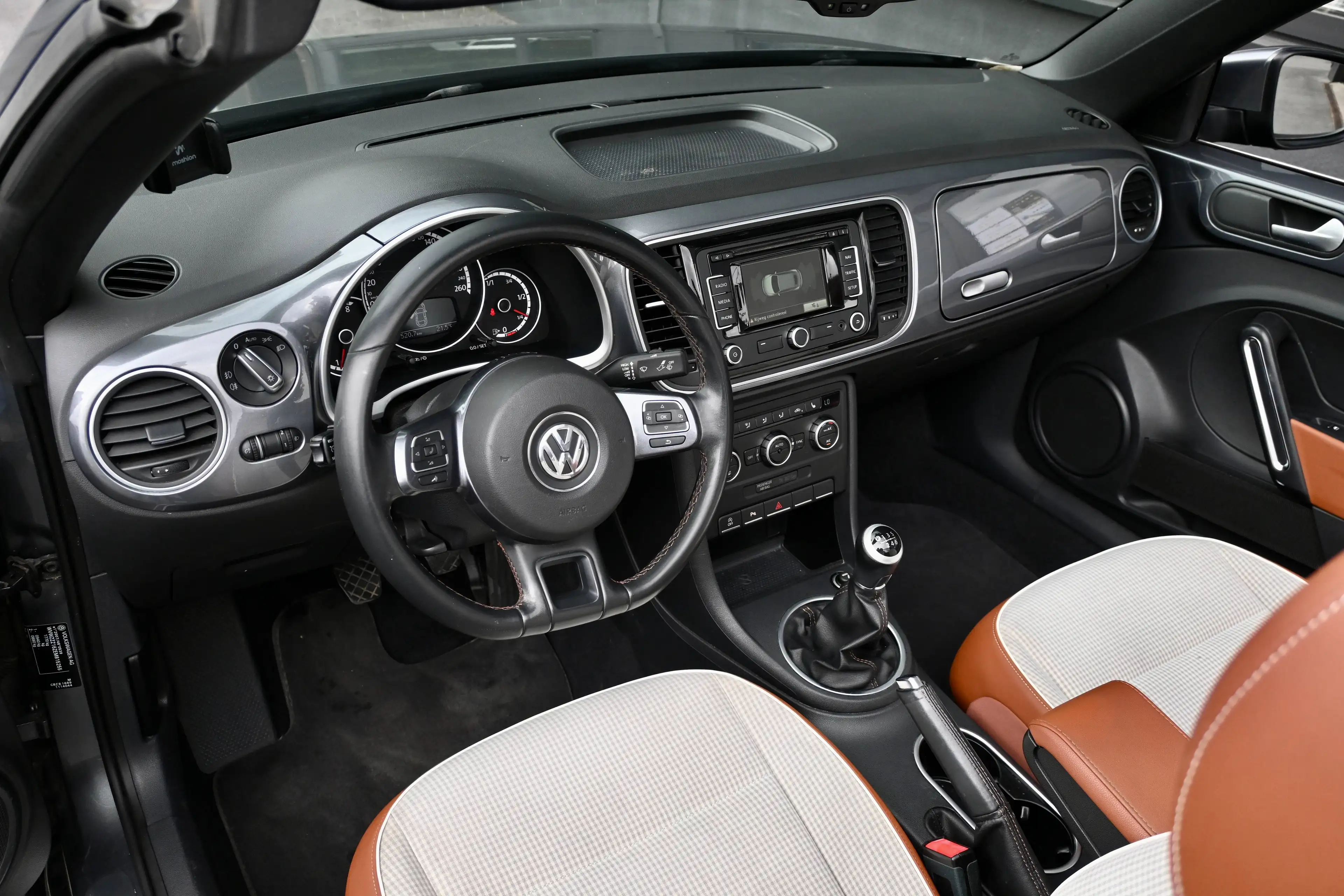 Volkswagen Beetle 1.2tsi - Cabrio - Navi - PDC - Zetelvrw. - Cruise — photo 12