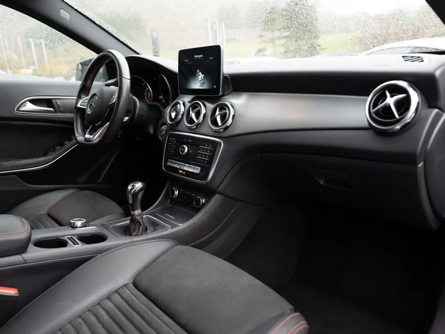 Mercedes-Benz GLA 200 AMG-Sport/LED/Park-Pilot/Sitzheizung/18" Grau - 2