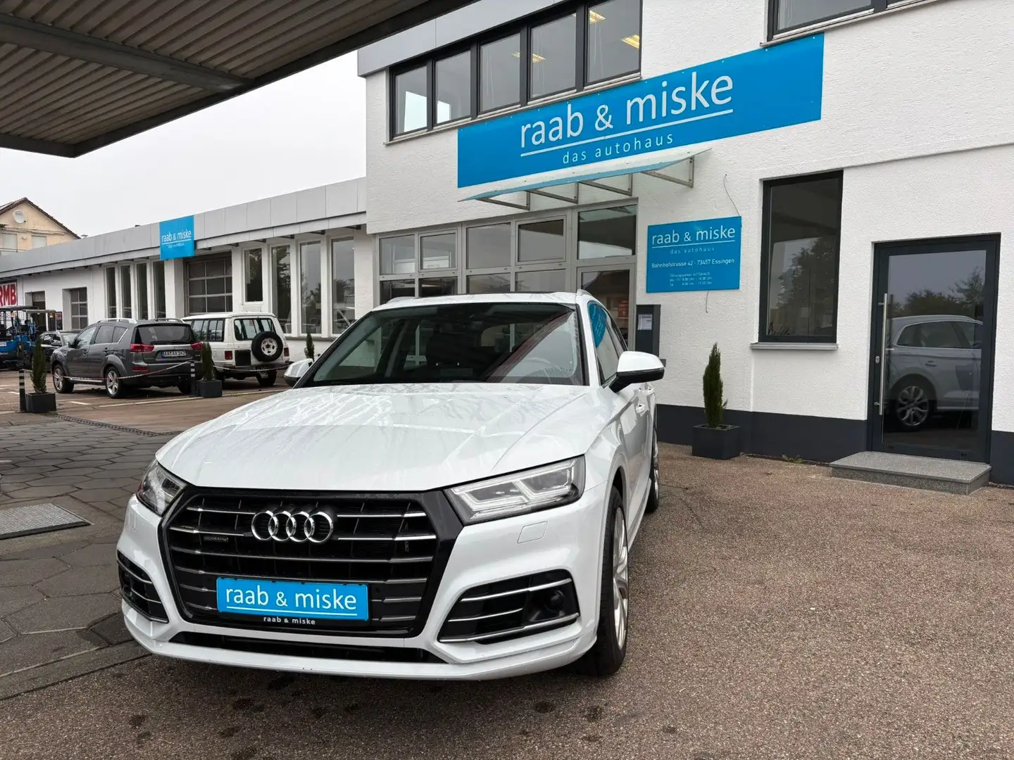 Audi Q5 55 TFSI e quattro sport Blanc - 1