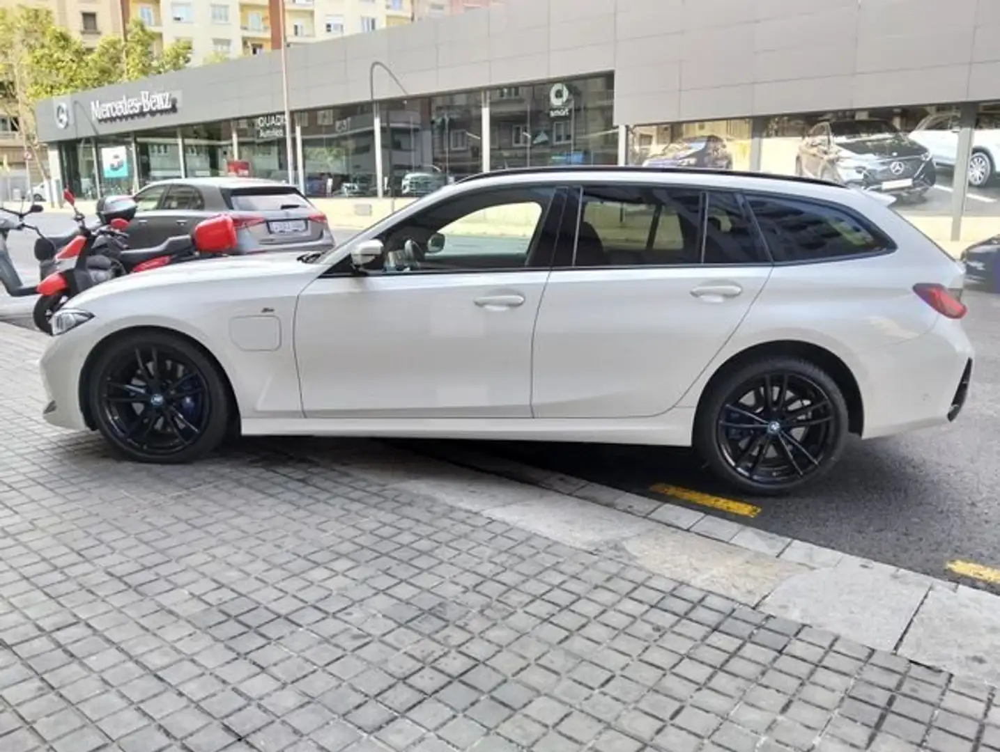BMW Z3 M 330e Touring Weiß - 2