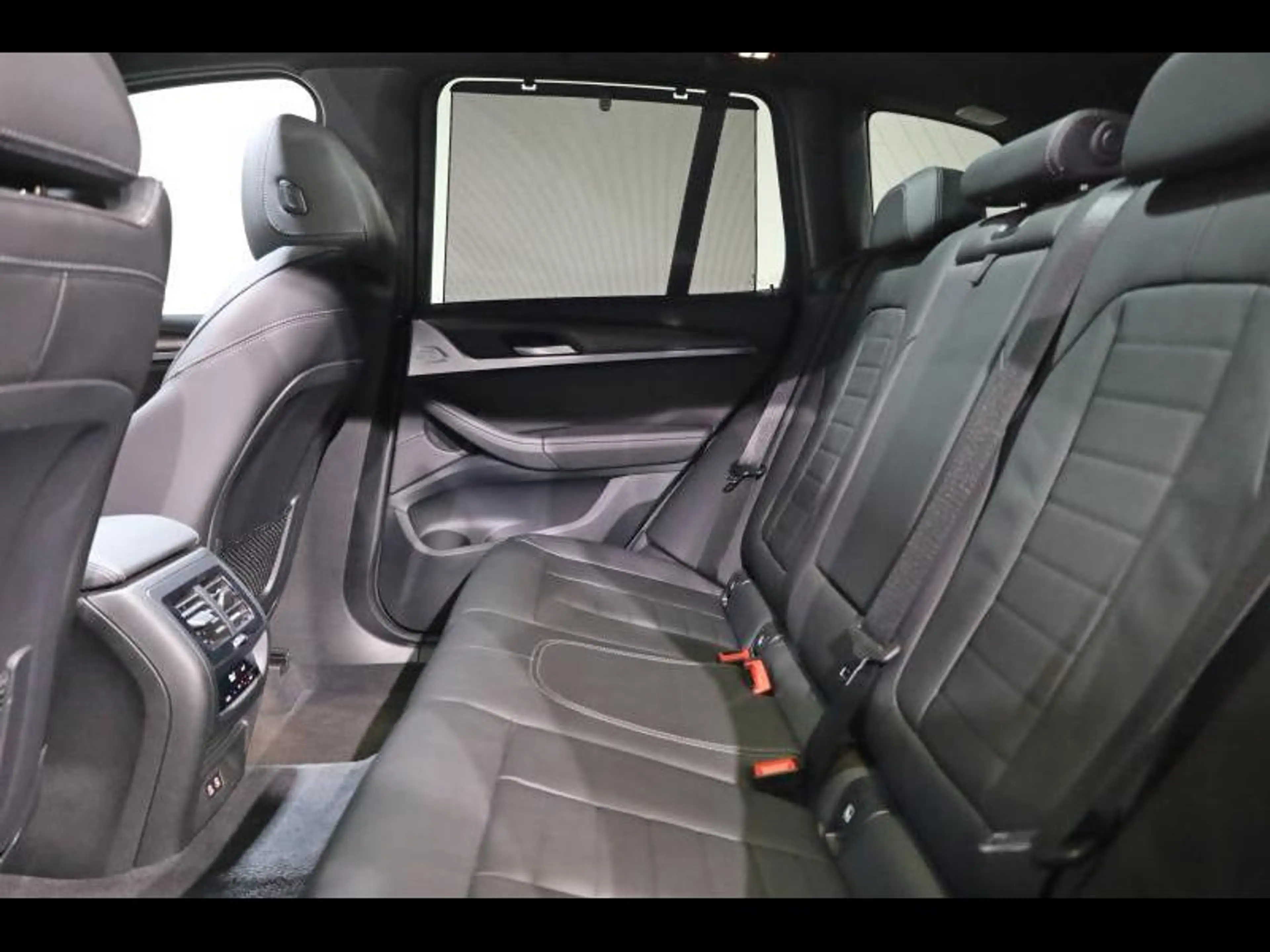 BMW X3 xDrive20i Kit M Sport — photo 10