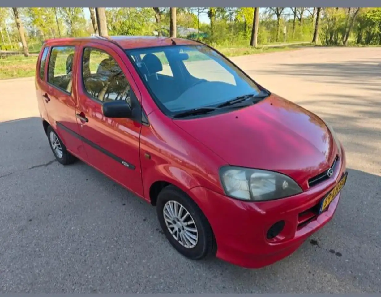 Daihatsu YRV