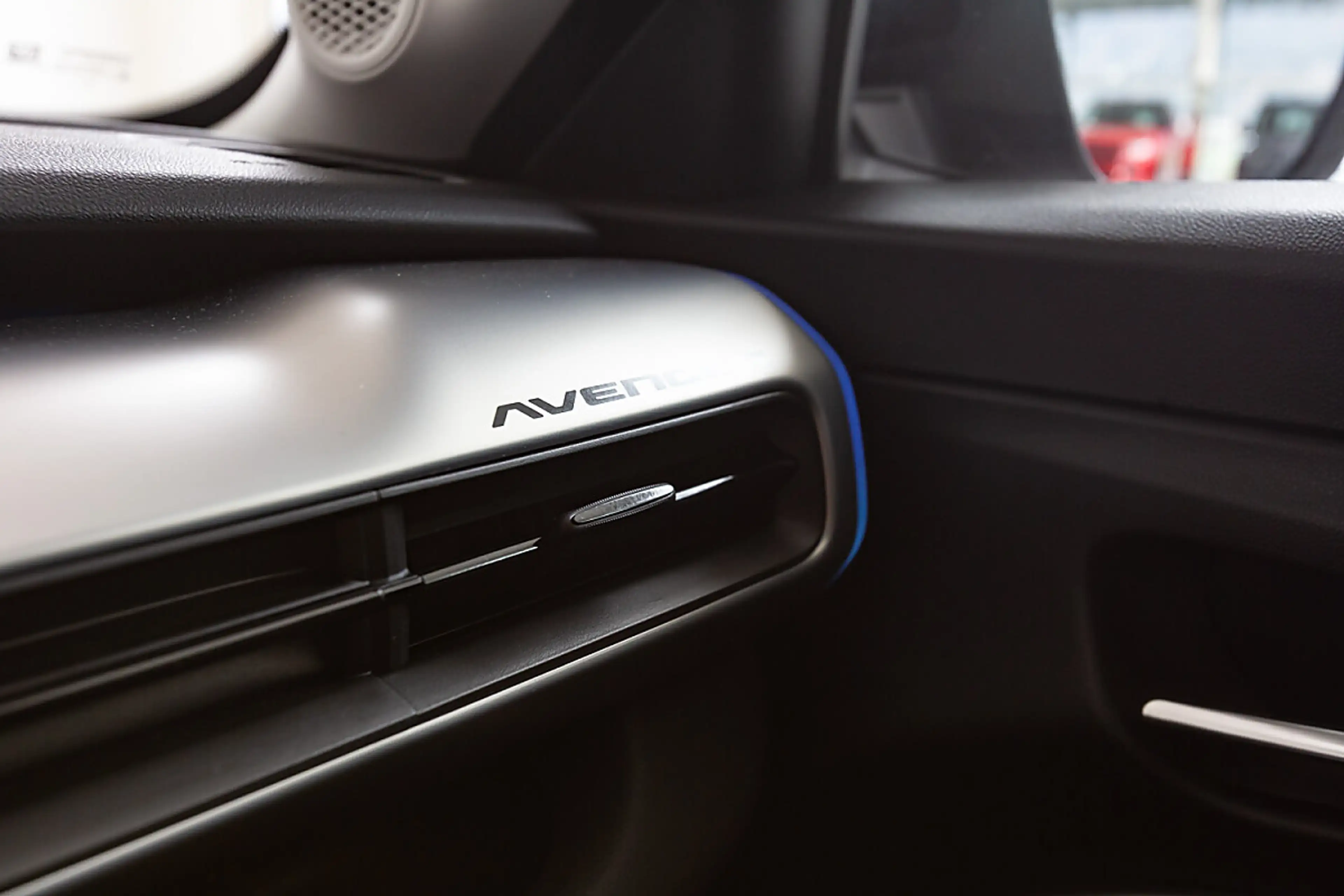 Jeep Avenger BEV 54kWh Altitude — photo 12