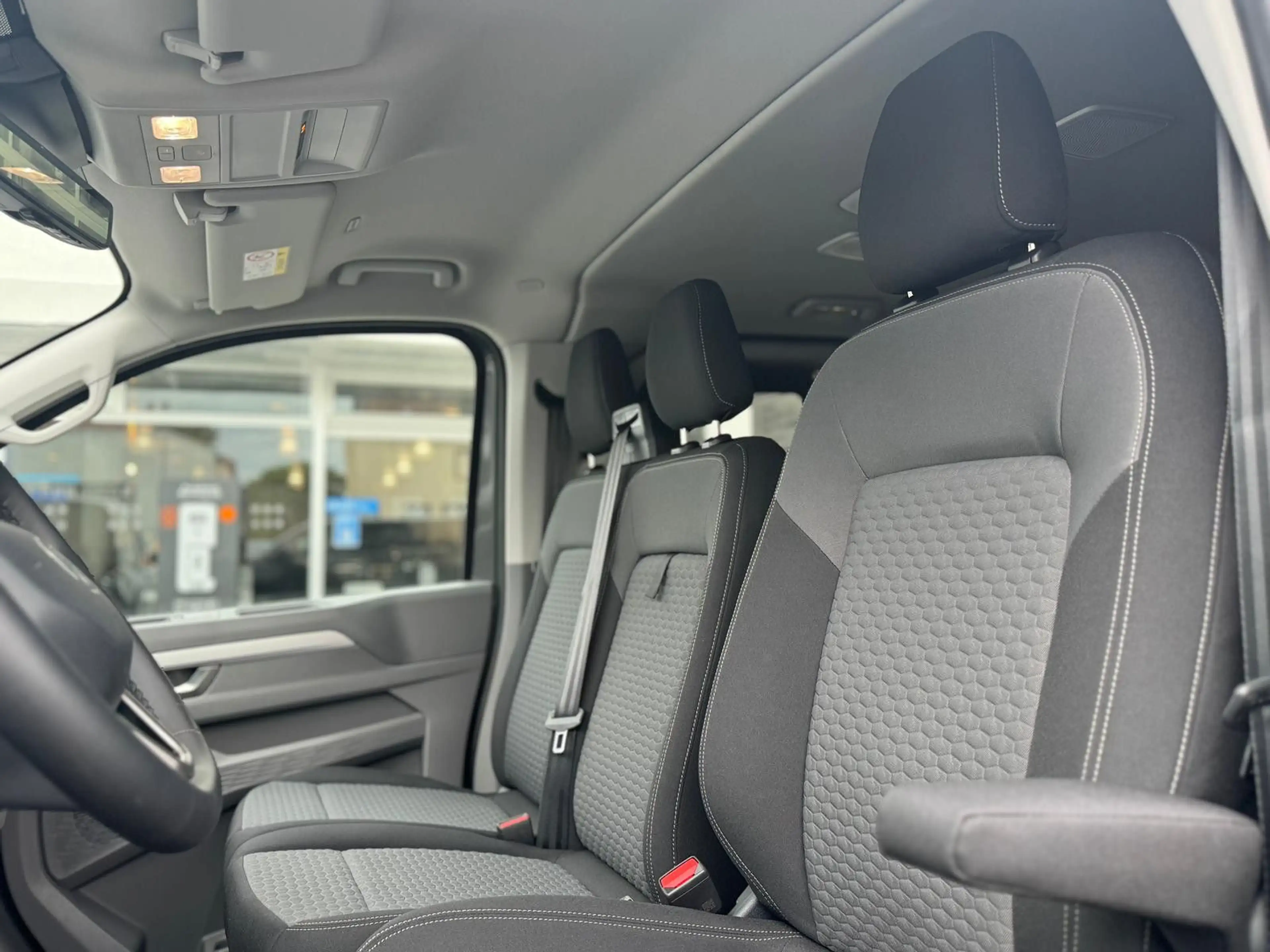 Volkswagen T7 Caravelle T7 CARAVELLE 2.0 TDI DSG LIFE LR 9-SITZER SOFORT — photo 11
