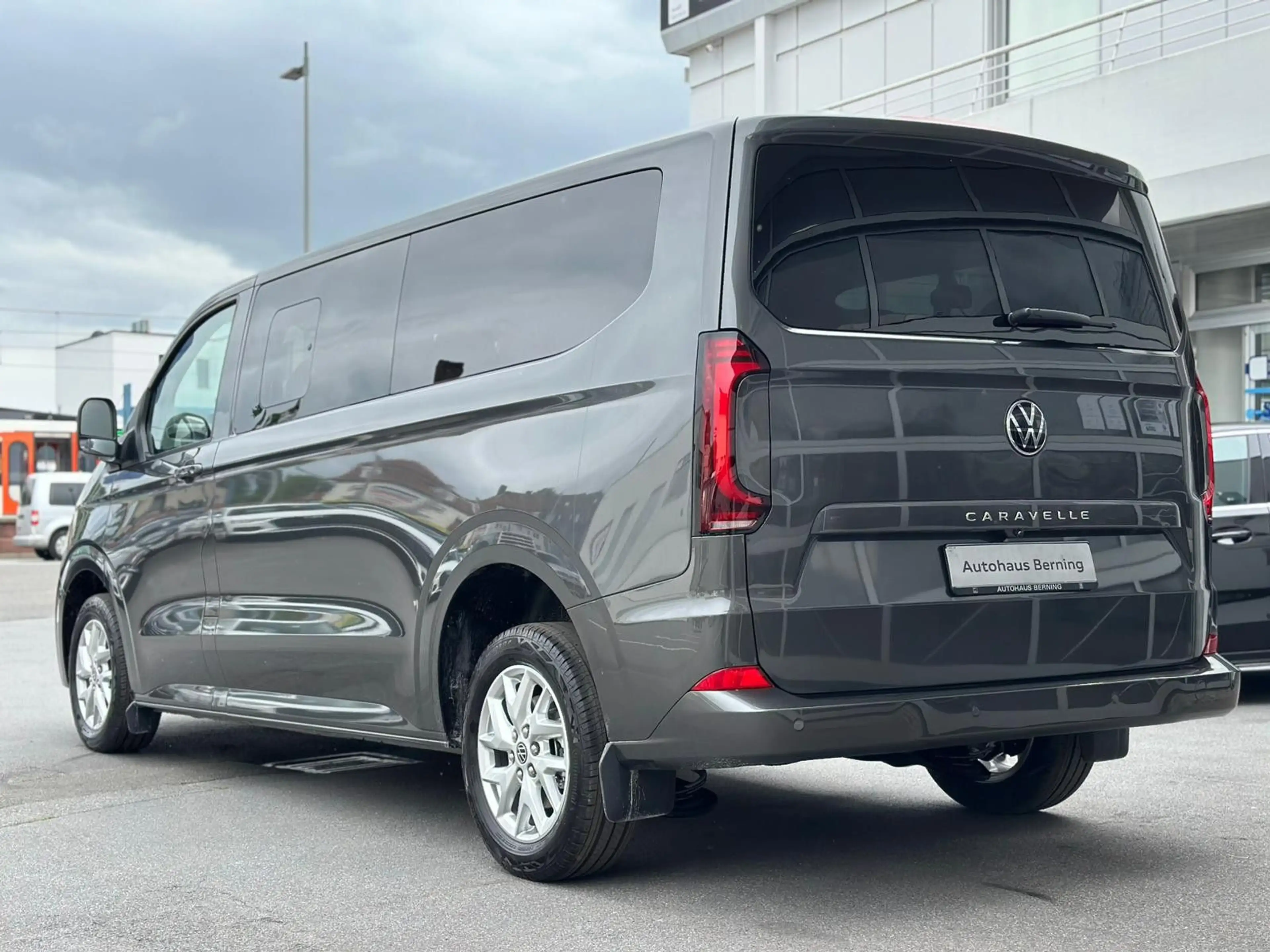 Volkswagen T7 Caravelle T7 CARAVELLE 2.0 TDI DSG LIFE LR 9-SITZER SOFORT — photo 6