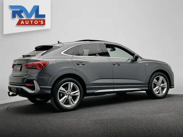 Audi Q3 view 22