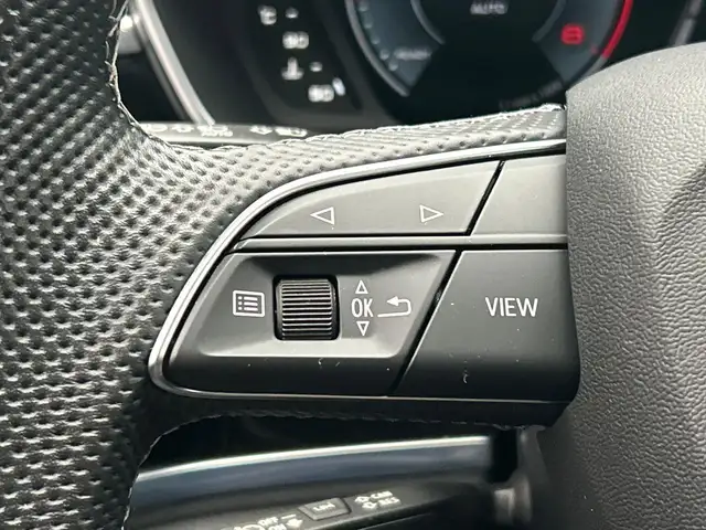 Audi Q3 view 29