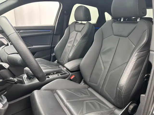 Audi Q3 view 6