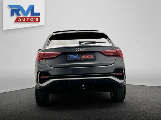 Audi Q3 view 20