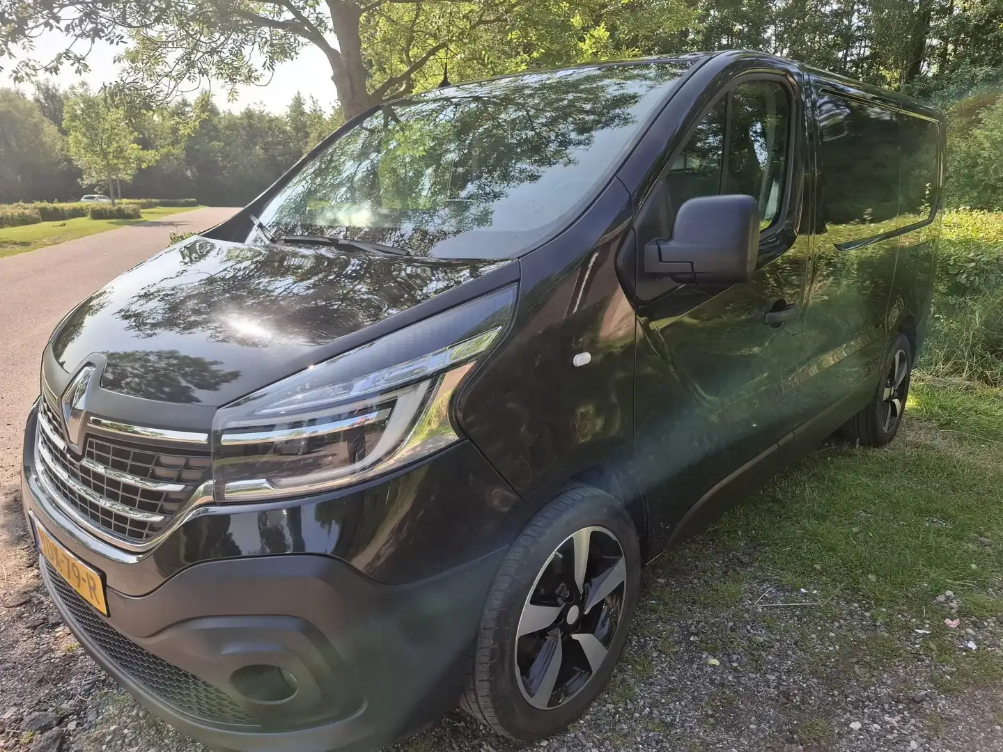 Renault Trafic Trafic 2.0 dCi T27 L1H1Comf Zwart - 1