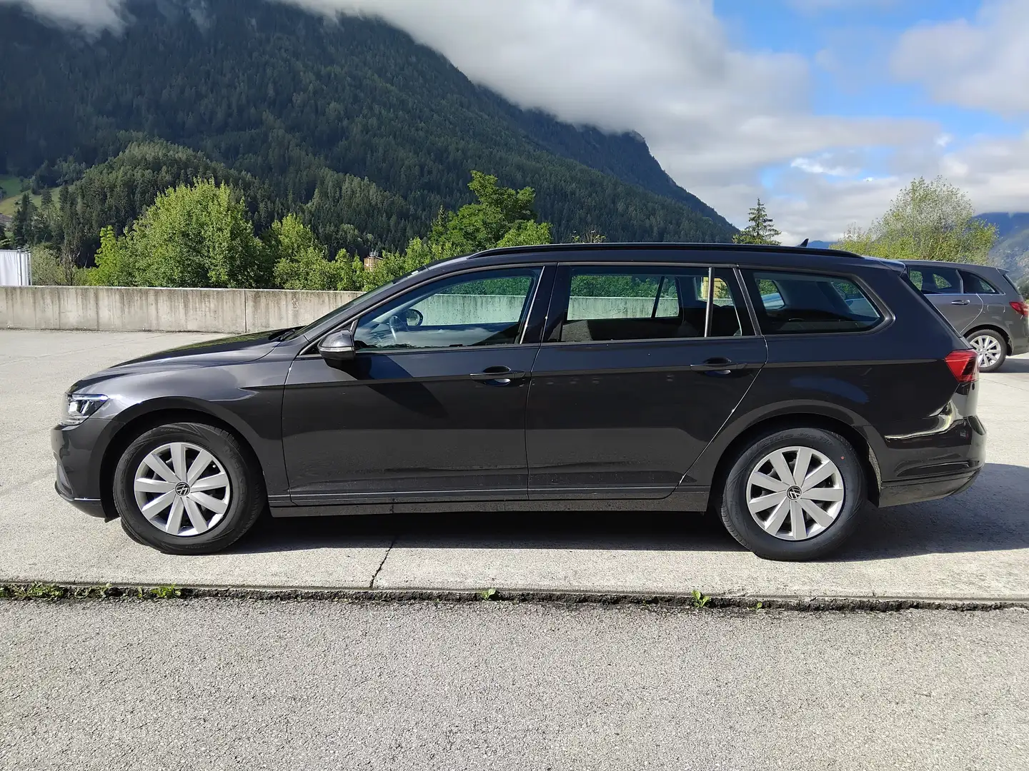 Volkswagen Passat Variant 2.0 TDI Automatik Grau - 2