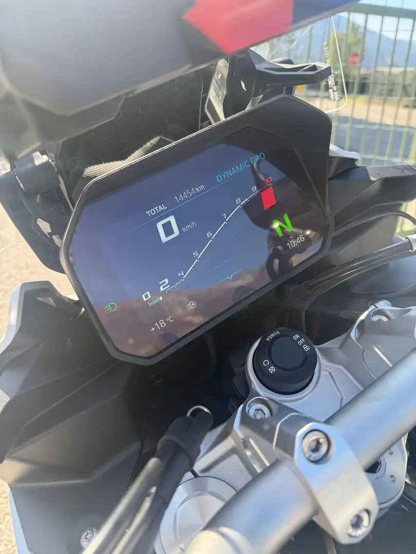BMW F 900 XR Alb - 2