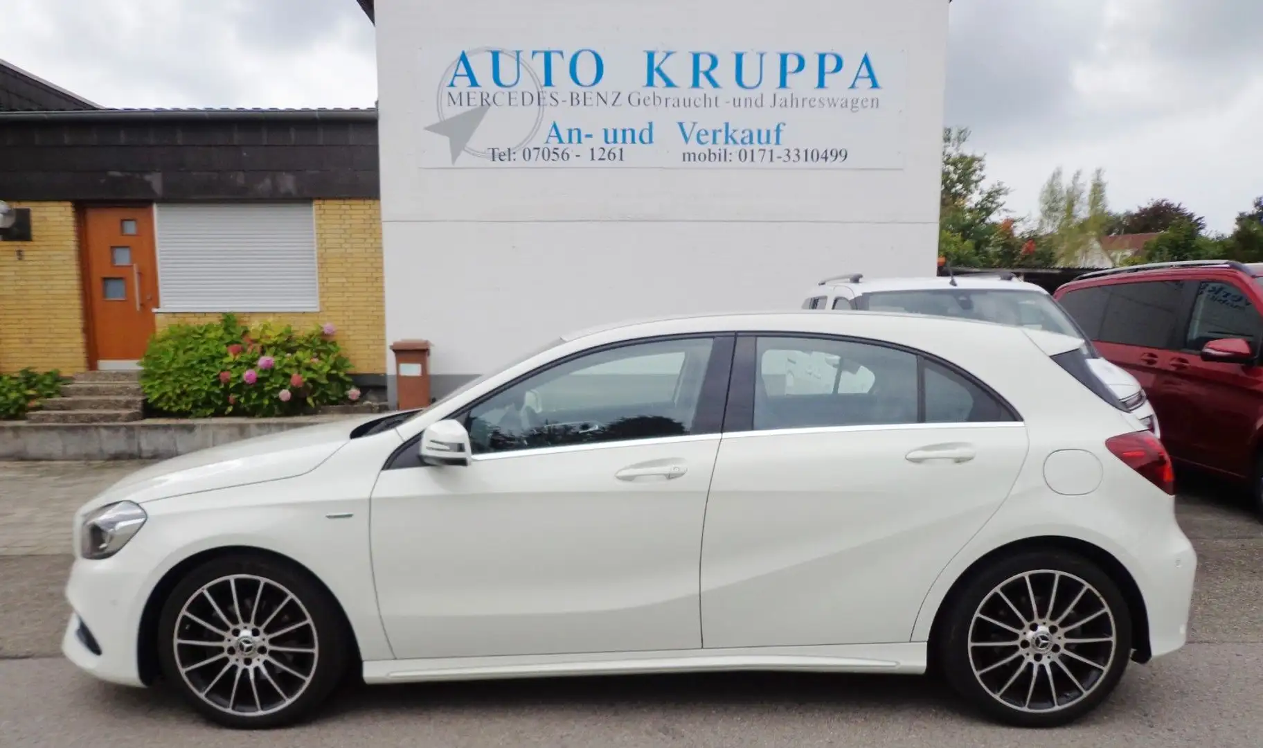 Mercedes-Benz A 180 AMG-LINE PEAK EDITION NAVI LED RFK SHZ PTS TOP Blanc - 1