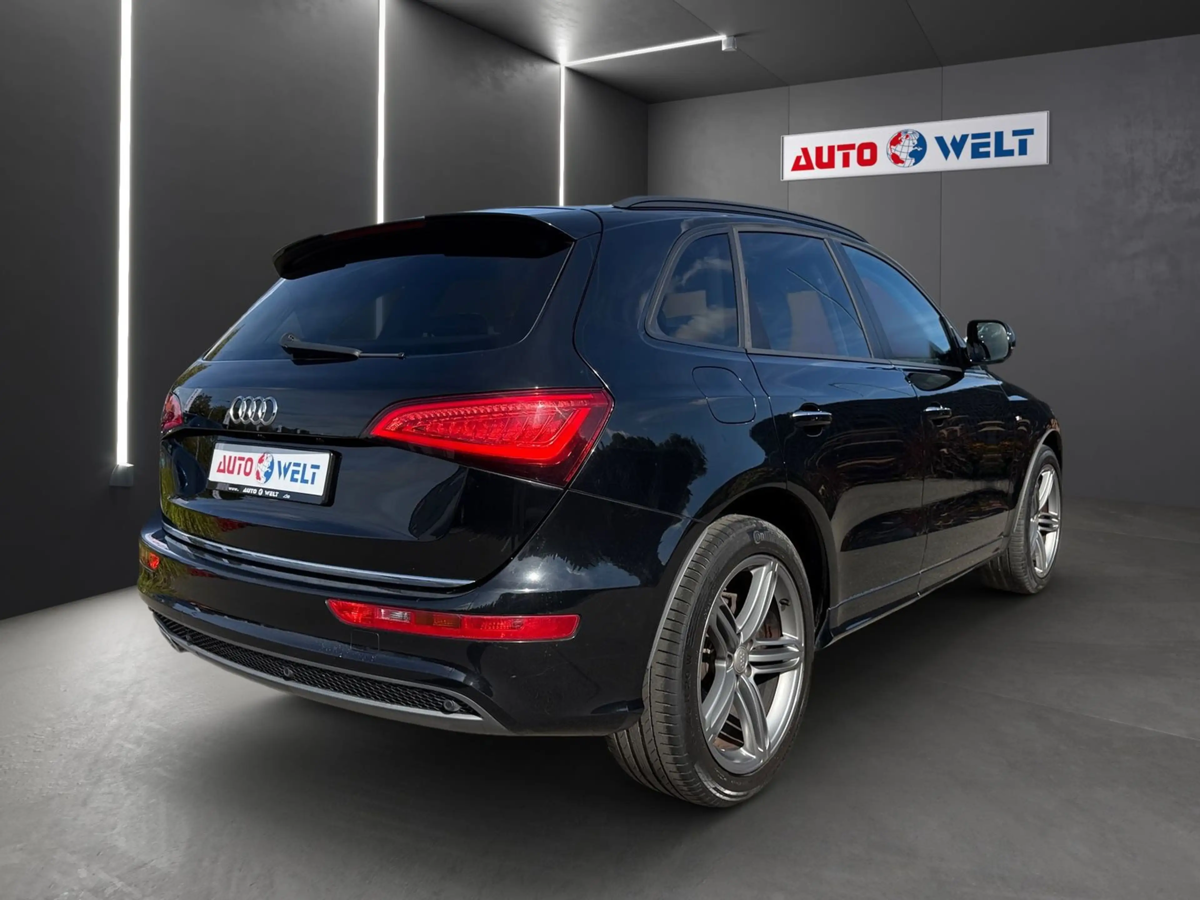 Audi Q5 2.0 TDI Xenon Sitzheizung Klimaaut. PDC AUX — photo 4