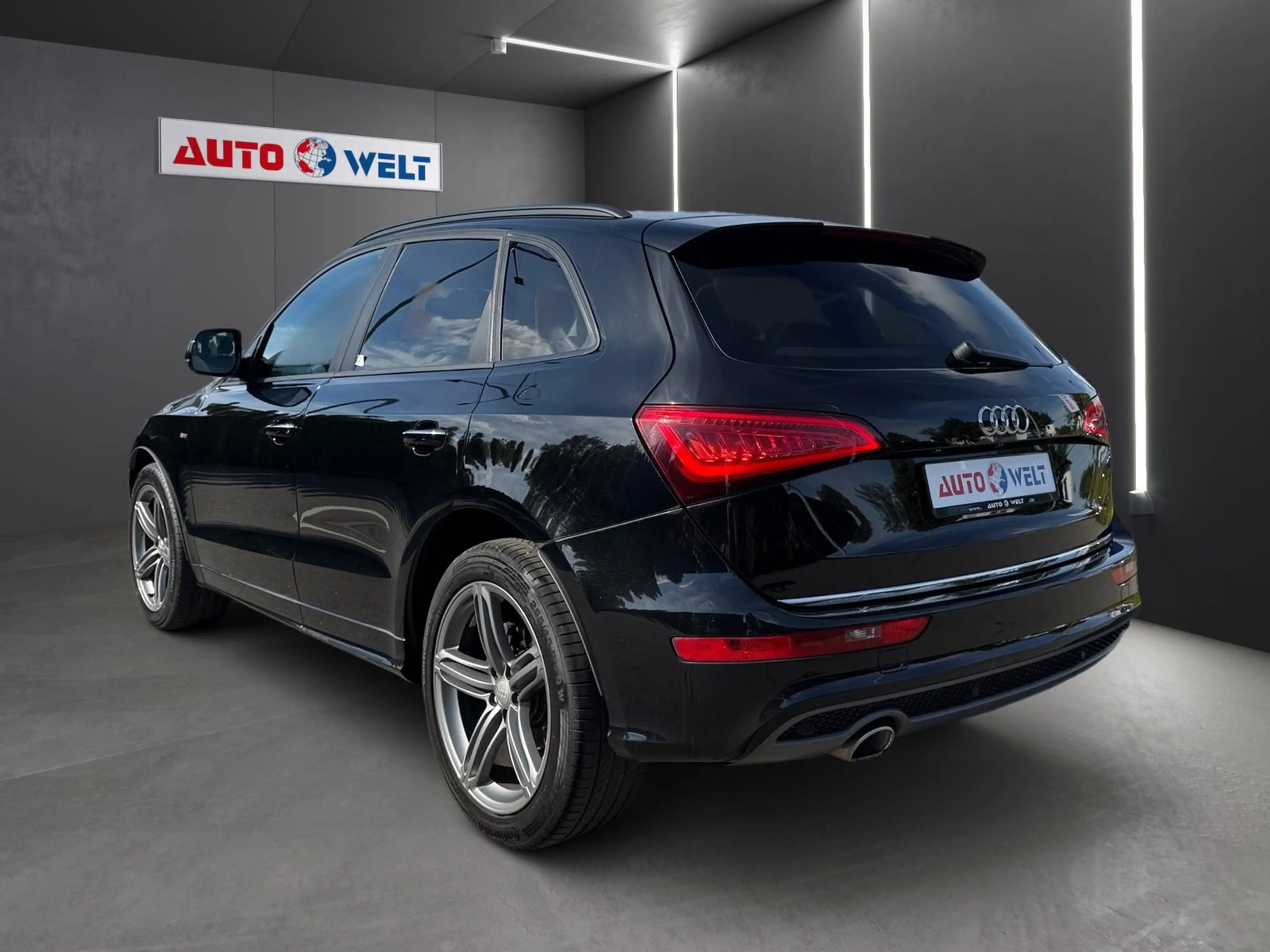 Audi Q5 2.0 TDI Xenon Sitzheizung Klimaaut. PDC AUX — photo 5