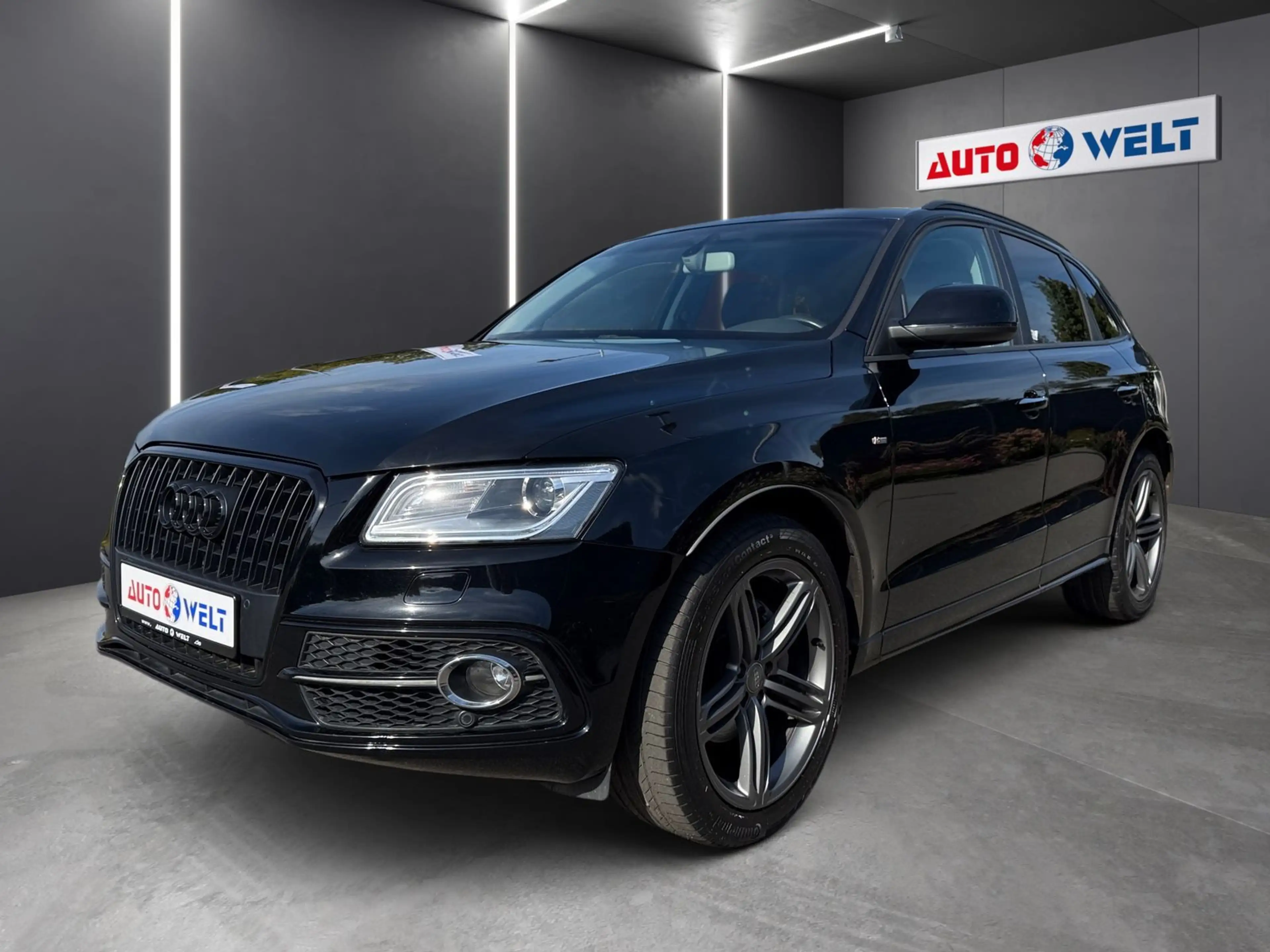 Audi Q5 2.0 TDI Xenon Sitzheizung Klimaaut. PDC AUX