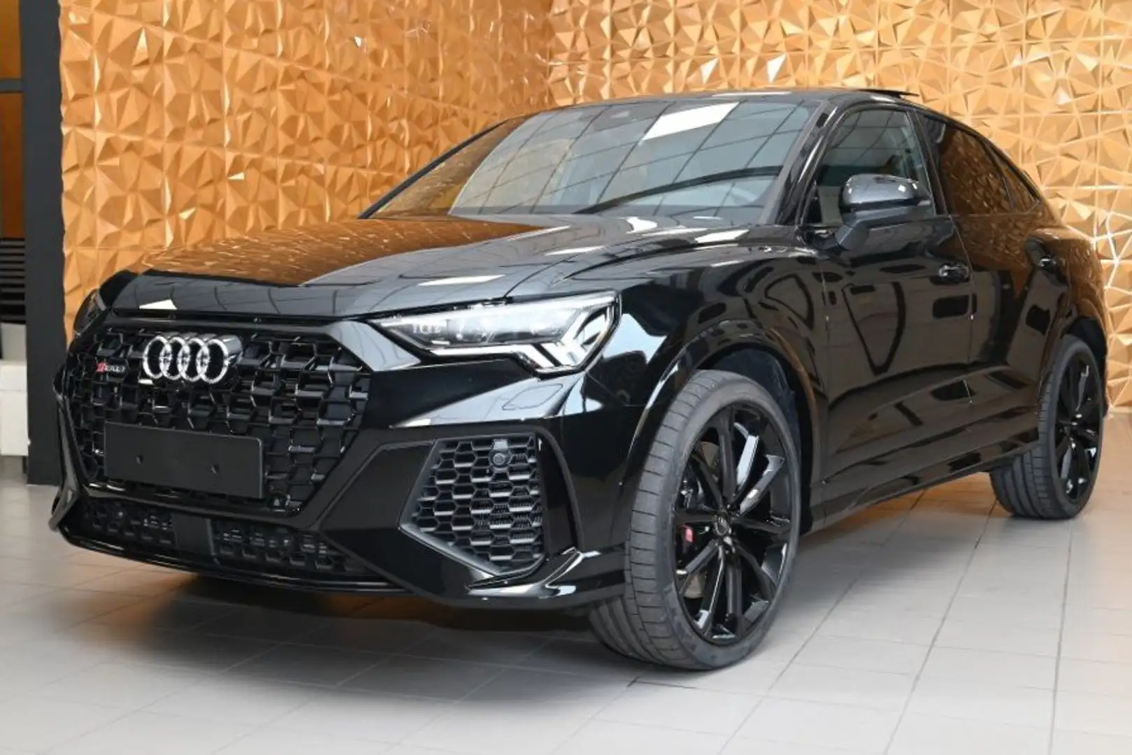 Audi RS Q3 SPB Q.S-TR.DYNAMIC BLACKLINE TET.21"PELLE RS FULL Zwart - 1