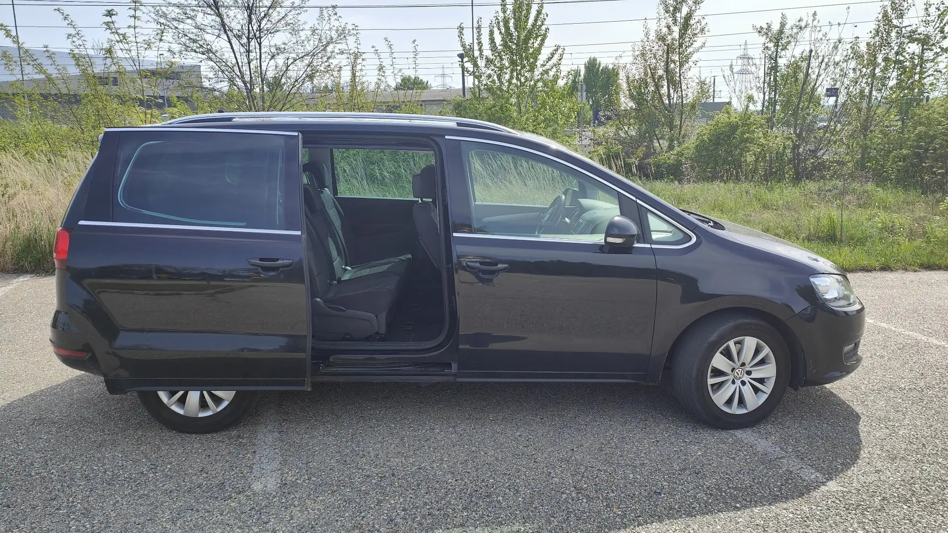 Volkswagen Sharan 2.0 TDI*DSG*7 Sitze*Automatik*Panorama K Schwarz - 2