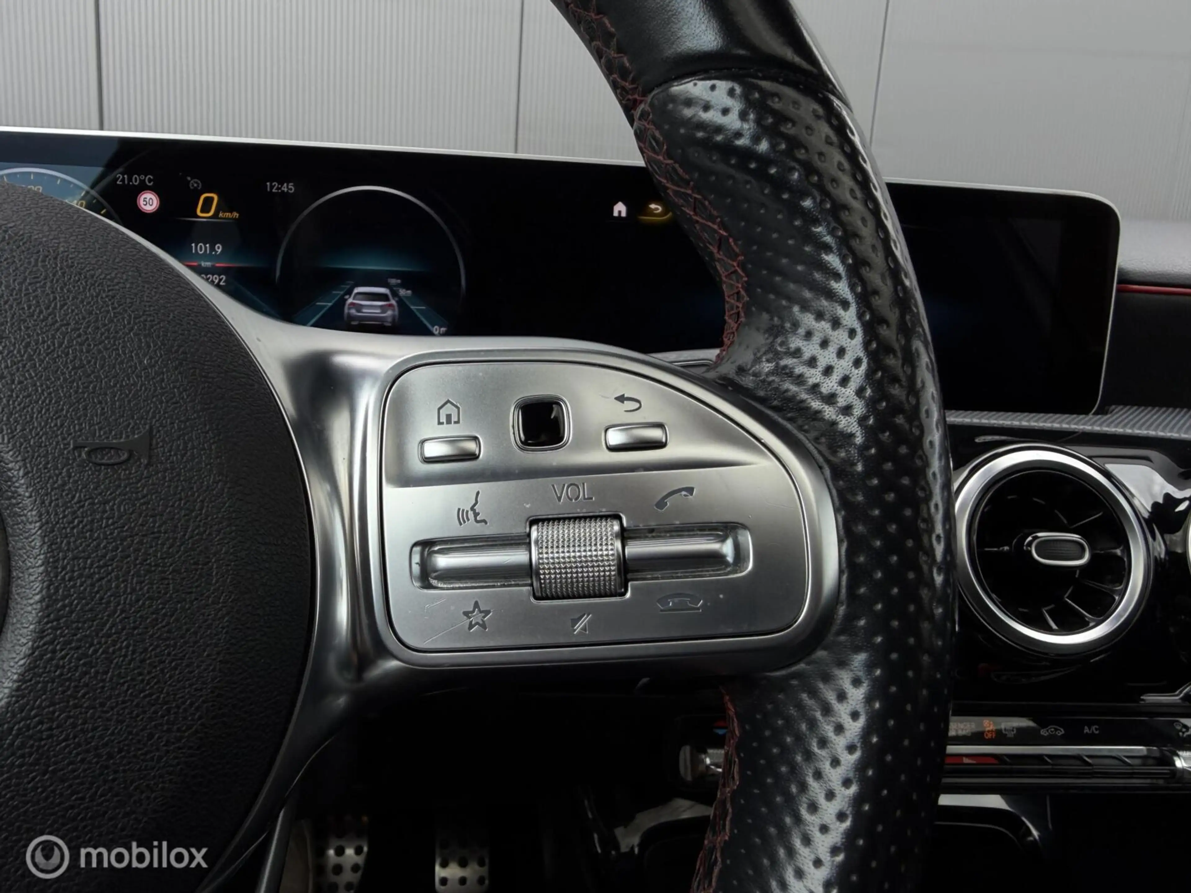 Mercedes-Benz A 200 AMG/Pano/Led/stoelverwarming/Cruise — photo 22