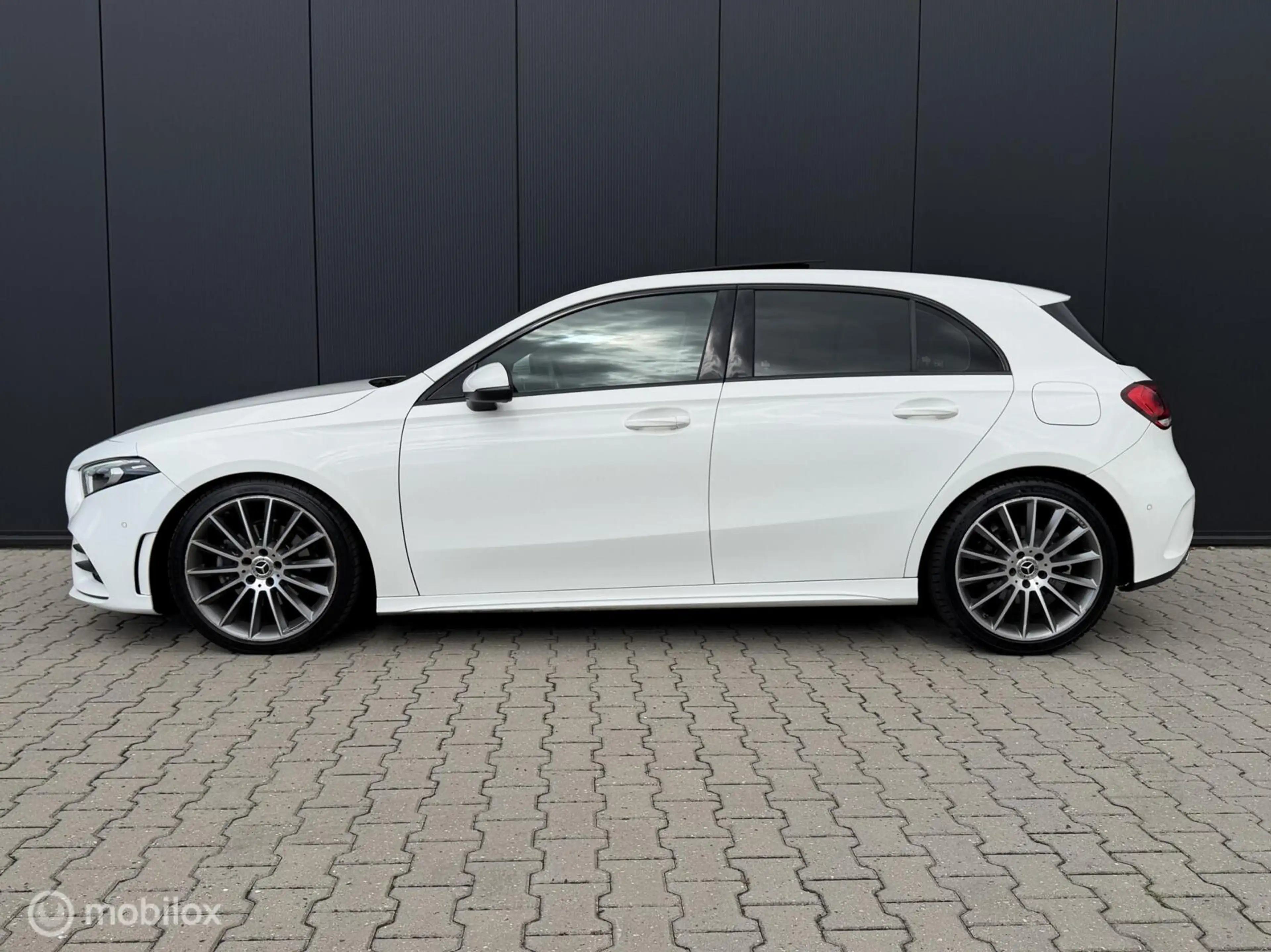 Mercedes-Benz A 200 AMG/Pano/Led/stoelverwarming/Cruise — photo 2
