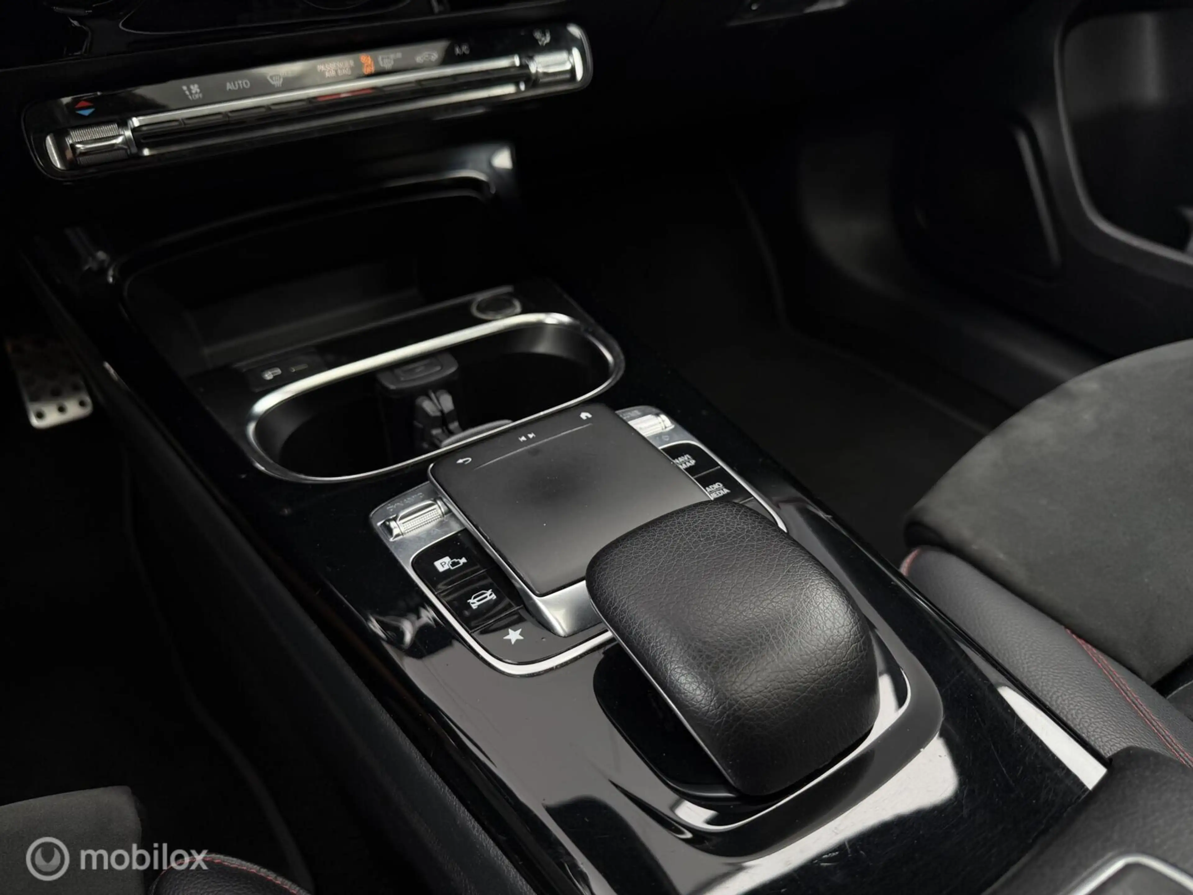 Mercedes-Benz A 200 AMG/Pano/Led/stoelverwarming/Cruise — photo 11
