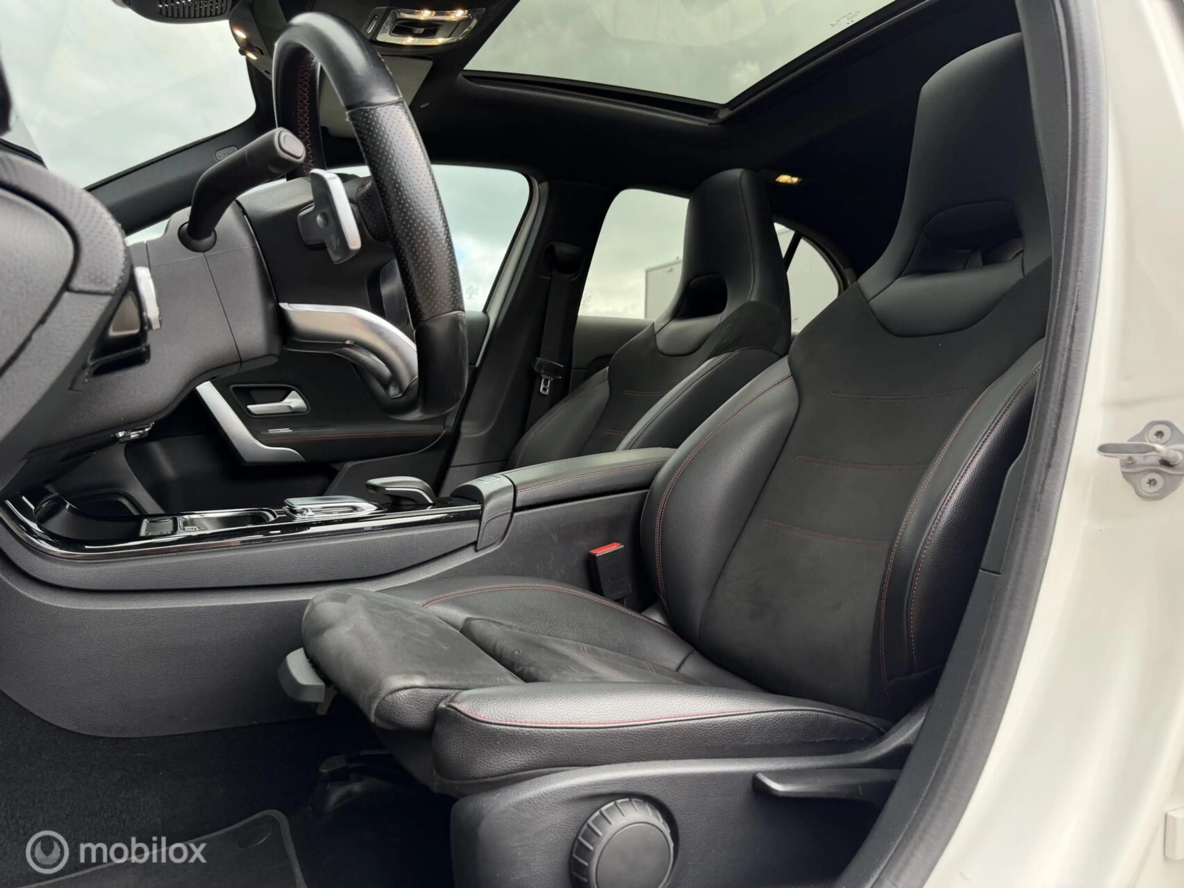Mercedes-Benz A 200 AMG/Pano/Led/stoelverwarming/Cruise — photo 10
