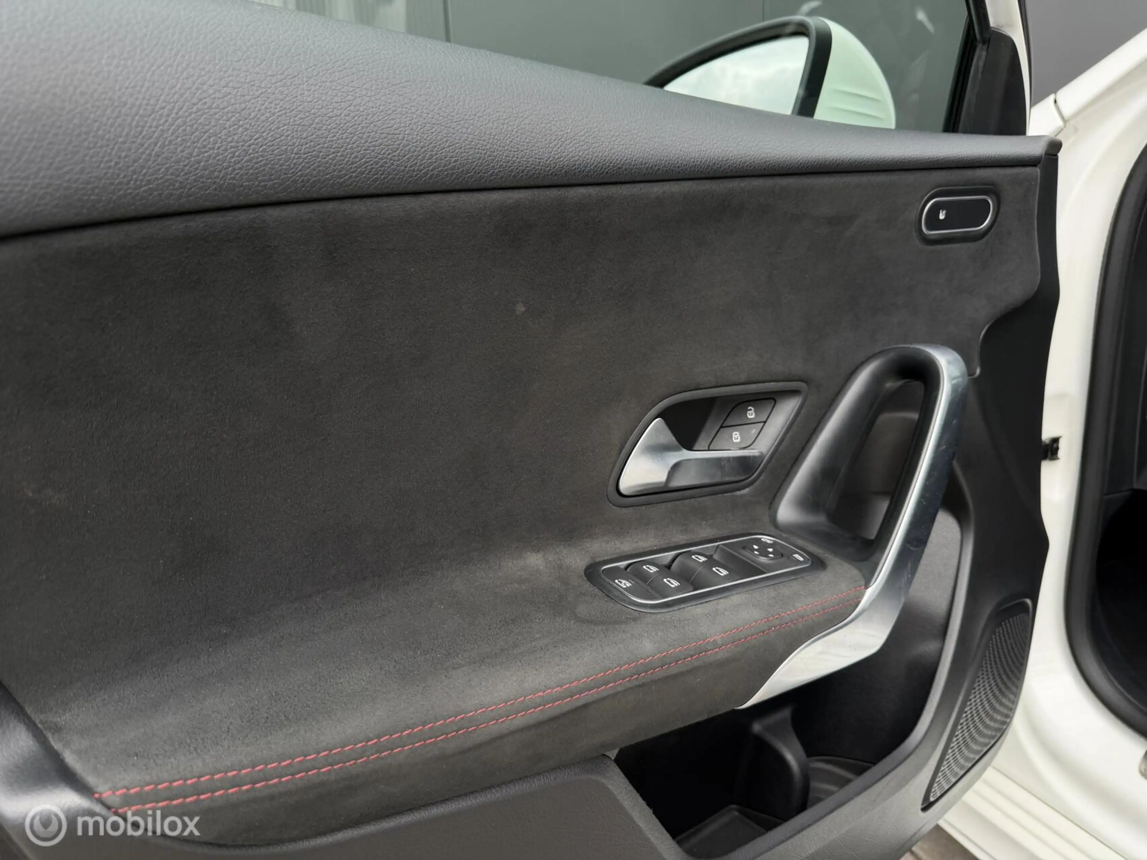 Mercedes-Benz A 200 AMG/Pano/Led/stoelverwarming/Cruise — photo 24