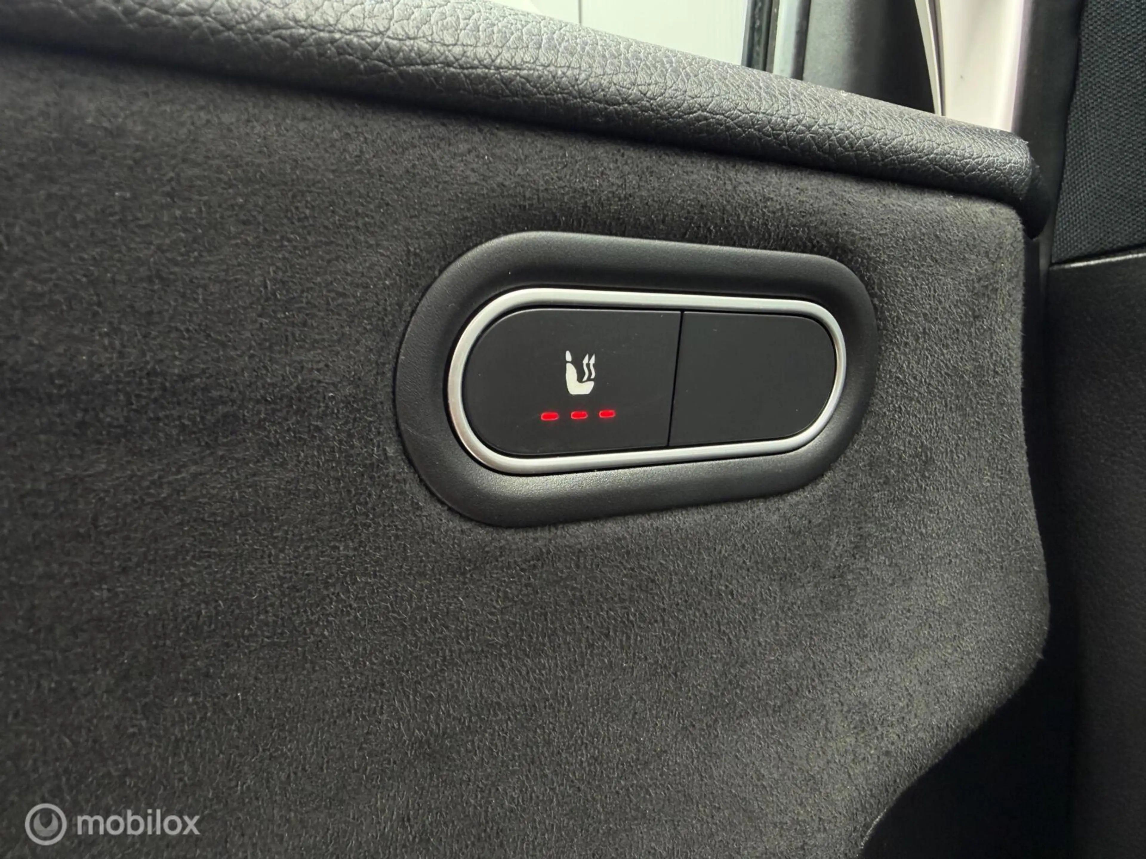 Mercedes-Benz A 200 AMG/Pano/Led/stoelverwarming/Cruise — photo 23