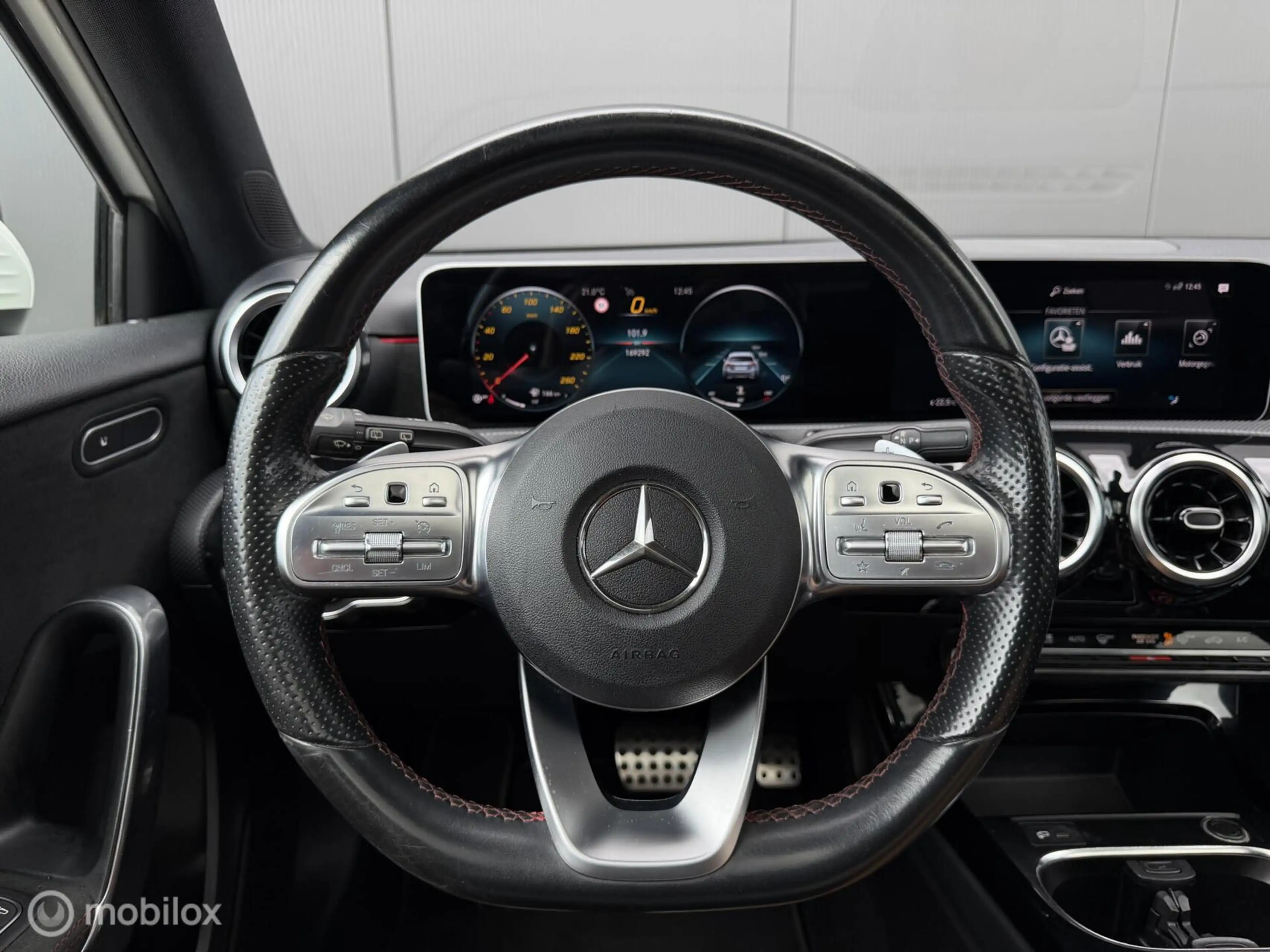 Mercedes-Benz A 200 AMG/Pano/Led/stoelverwarming/Cruise — photo 9