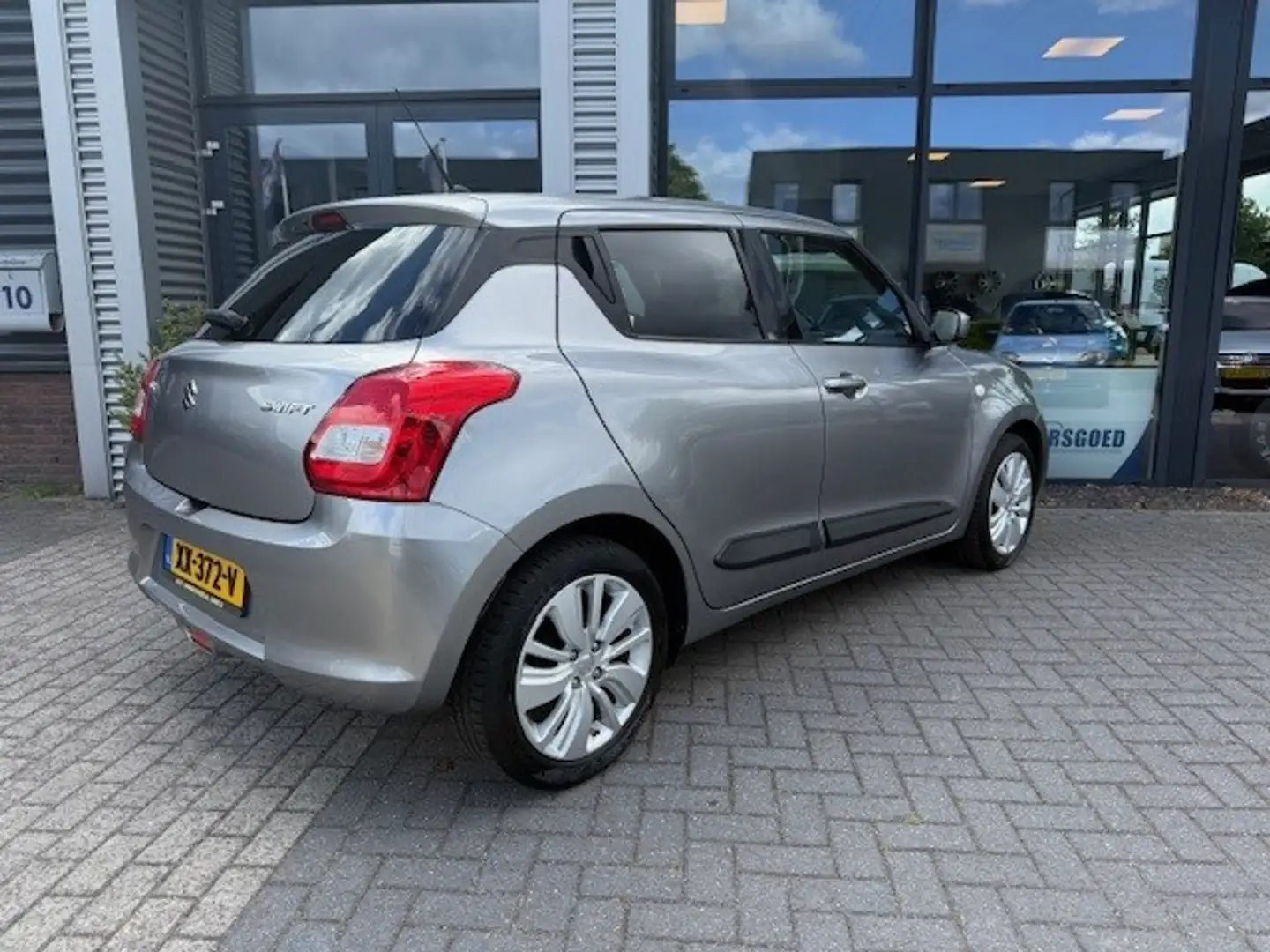 Suzuki Swift 1.2 Select Airco Navi Stoelverwarming Carplay Szürke - 2