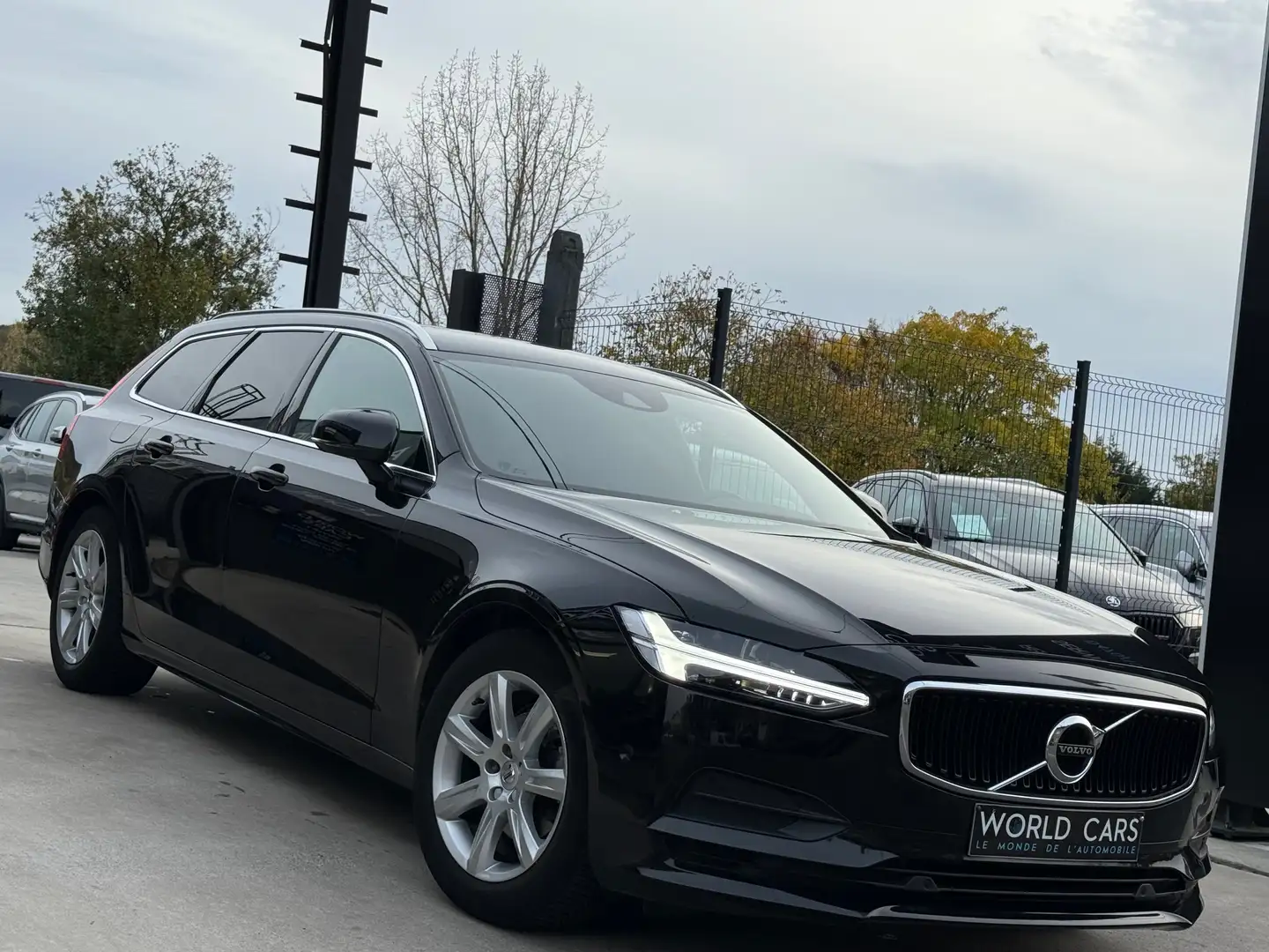 Volvo V90 2.0 D3 Geartronic COCKPIT DISTRO LINE ASS. FULL OP Zwart - 2