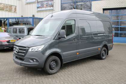 Mercedes-Benz Sprinter 319 CDI L2H2 RWD MBUX met 360 Graden Camera en par