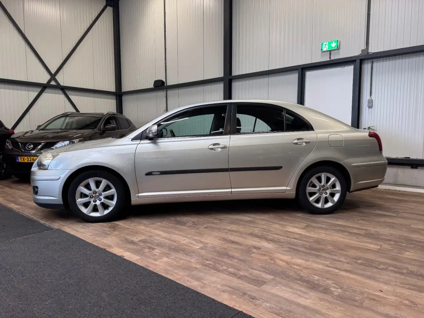 Toyota Avensis 2.0VVTi Luna / 130699KM / AIRCO / 5-DRS Grijs - 2
