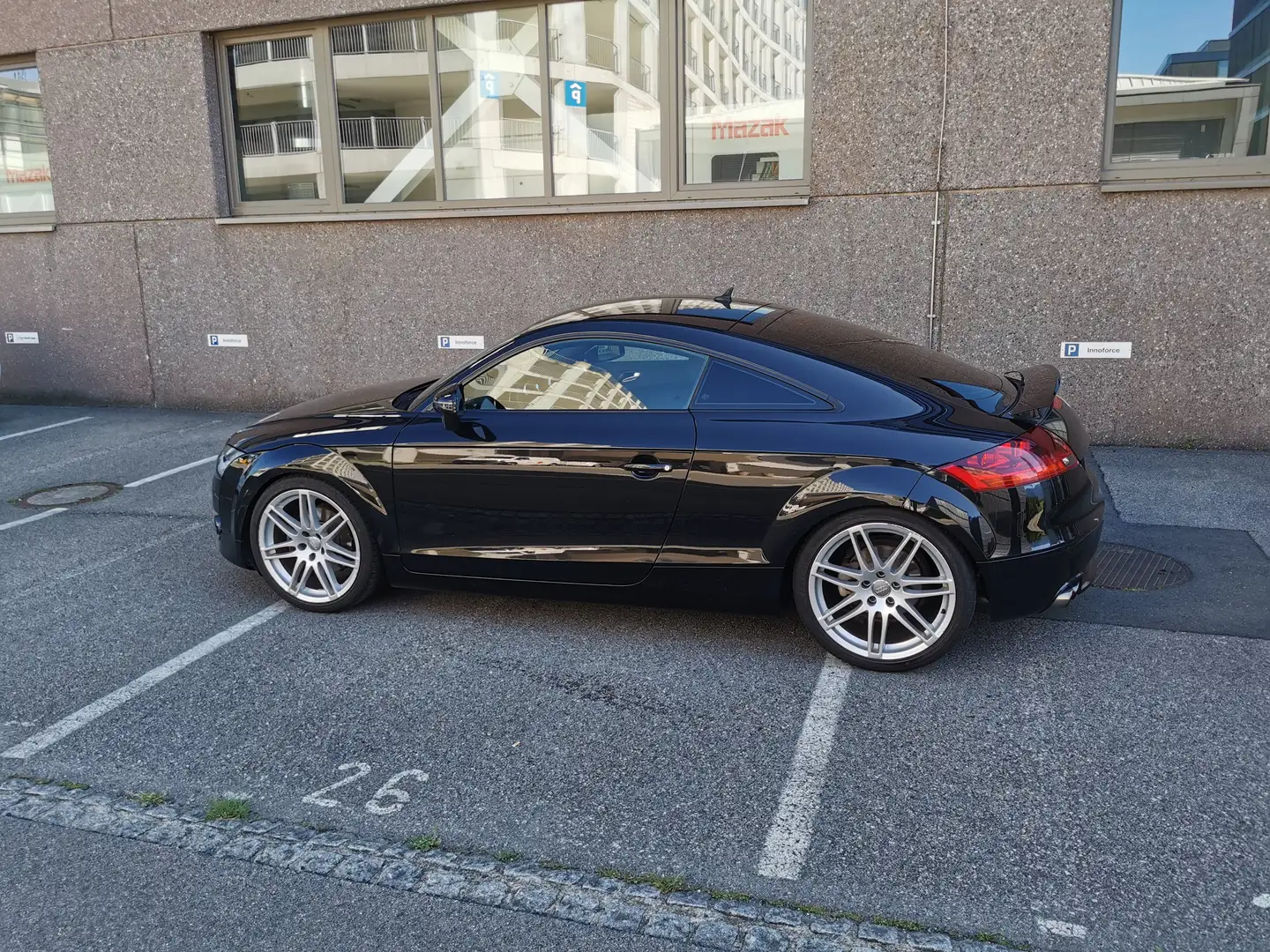 Audi TT TT Coupé 2,0 T FSI Schwarz - 2