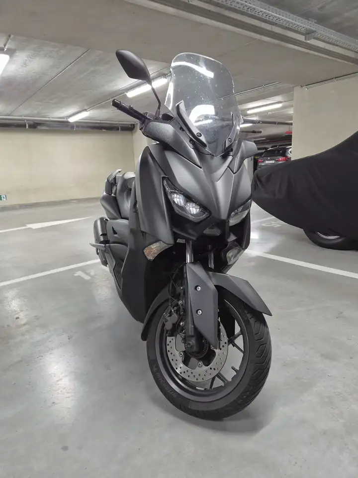 Yamaha X-Max 300