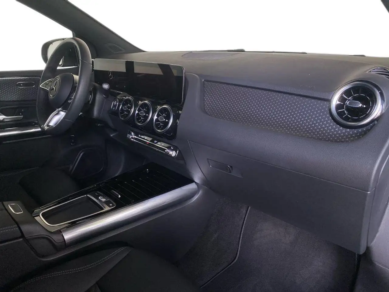 Mercedes-Benz B-Class 2026 — фото 10