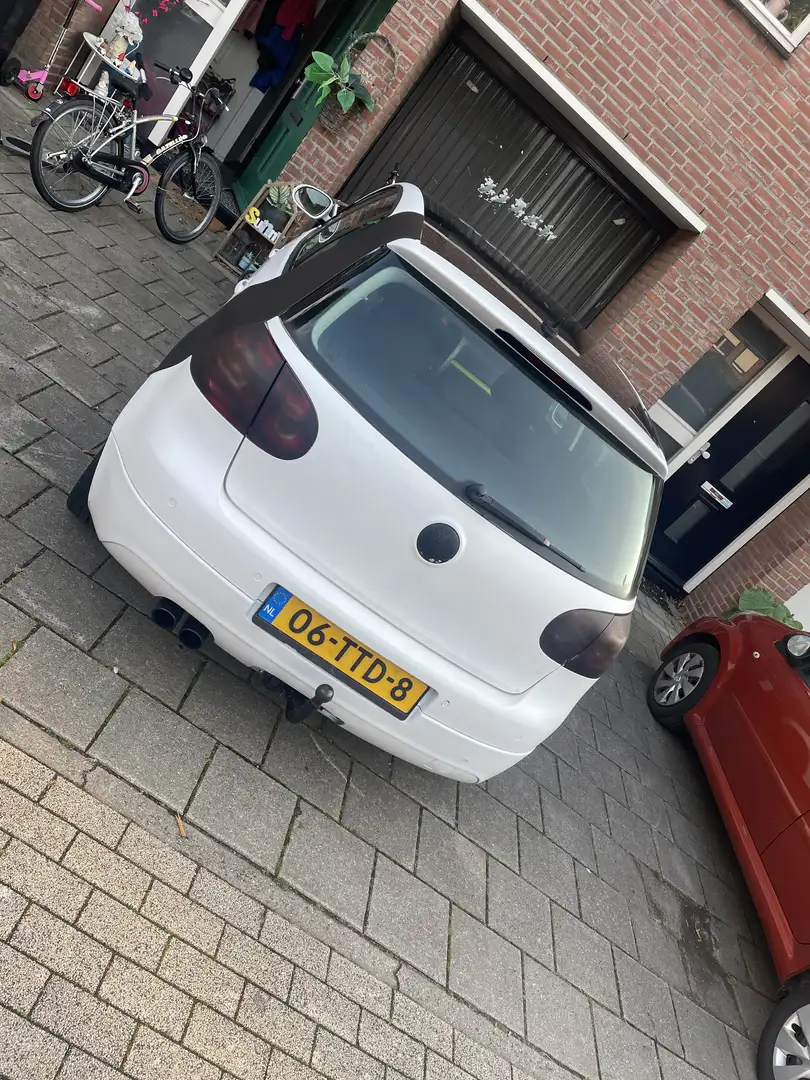 Volkswagen Golf 2.0 FSI Sportline Zwart - 1