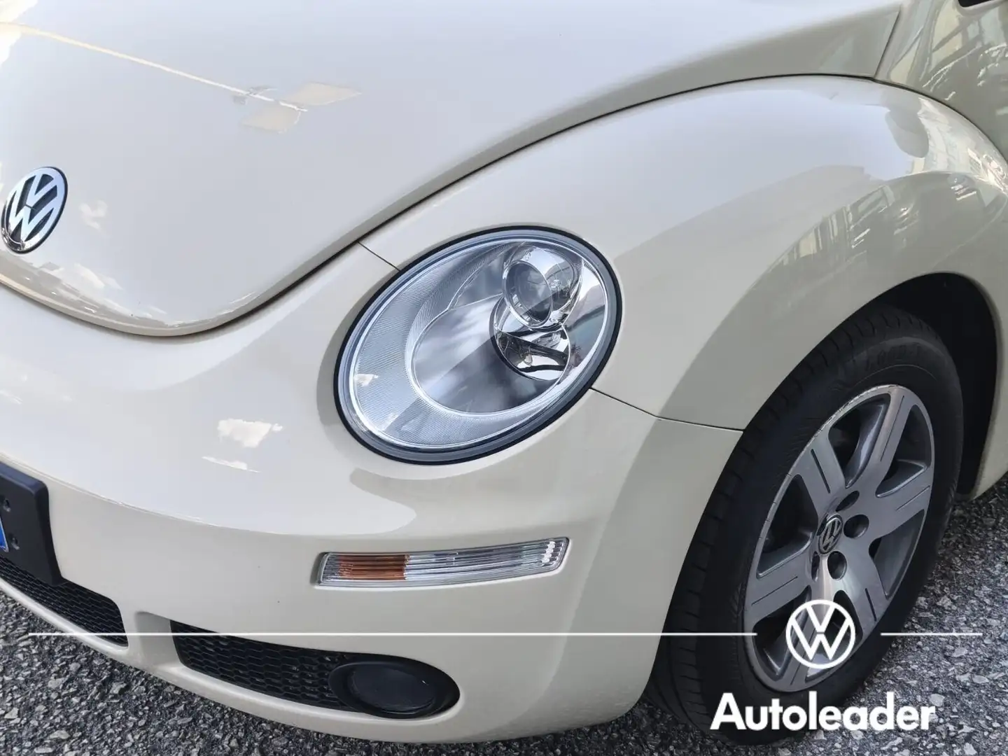 Volkswagen New Beetle 1.9 TDI 105CV Cabrio Unicoproprietario Beige - 2