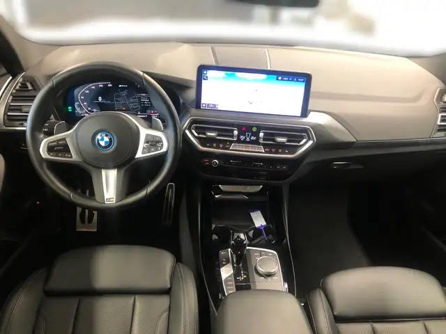 BMW X3 view 8