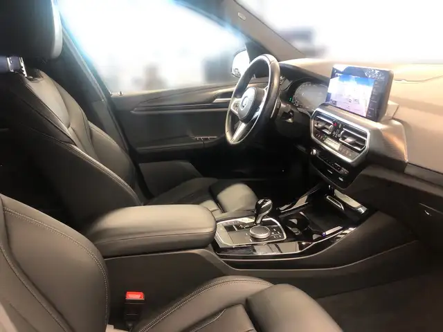 BMW X3 view 12
